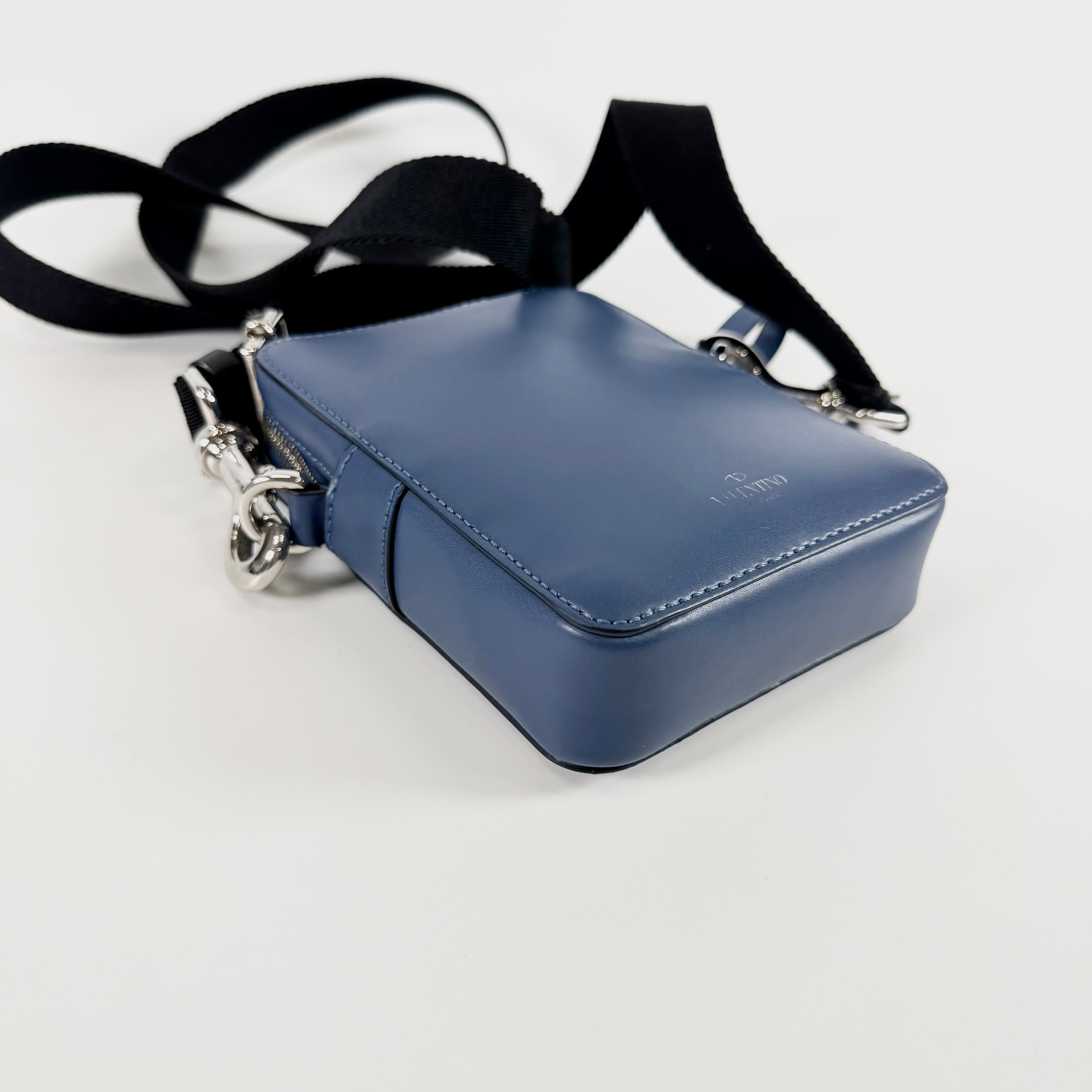 2608 secondhand VALENTINO Garavani VLTN leather Shoulder bag blue