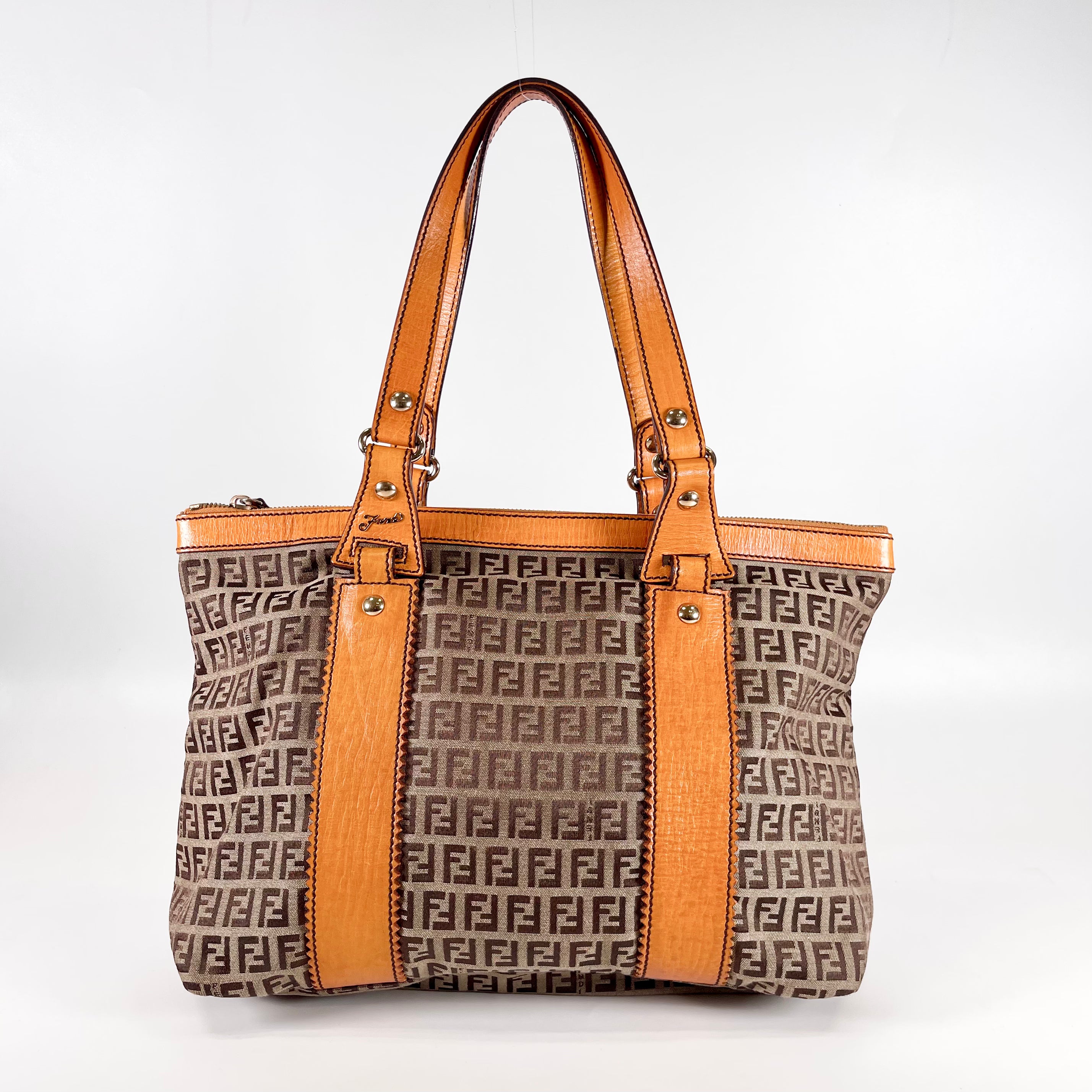 2601 secondhand FENDI Zucchino hand bag