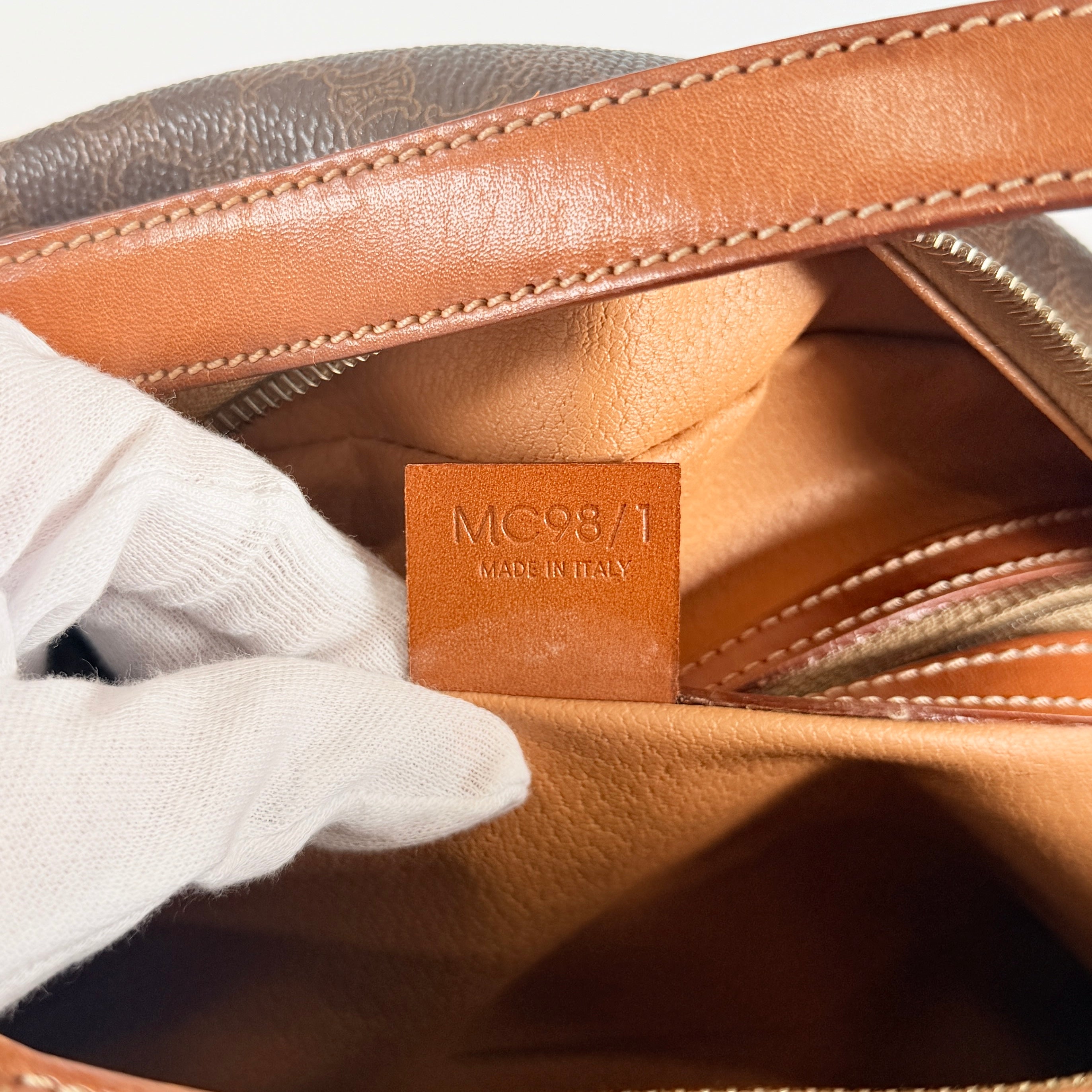 2606 secondhand CELINE Macadam hand bag