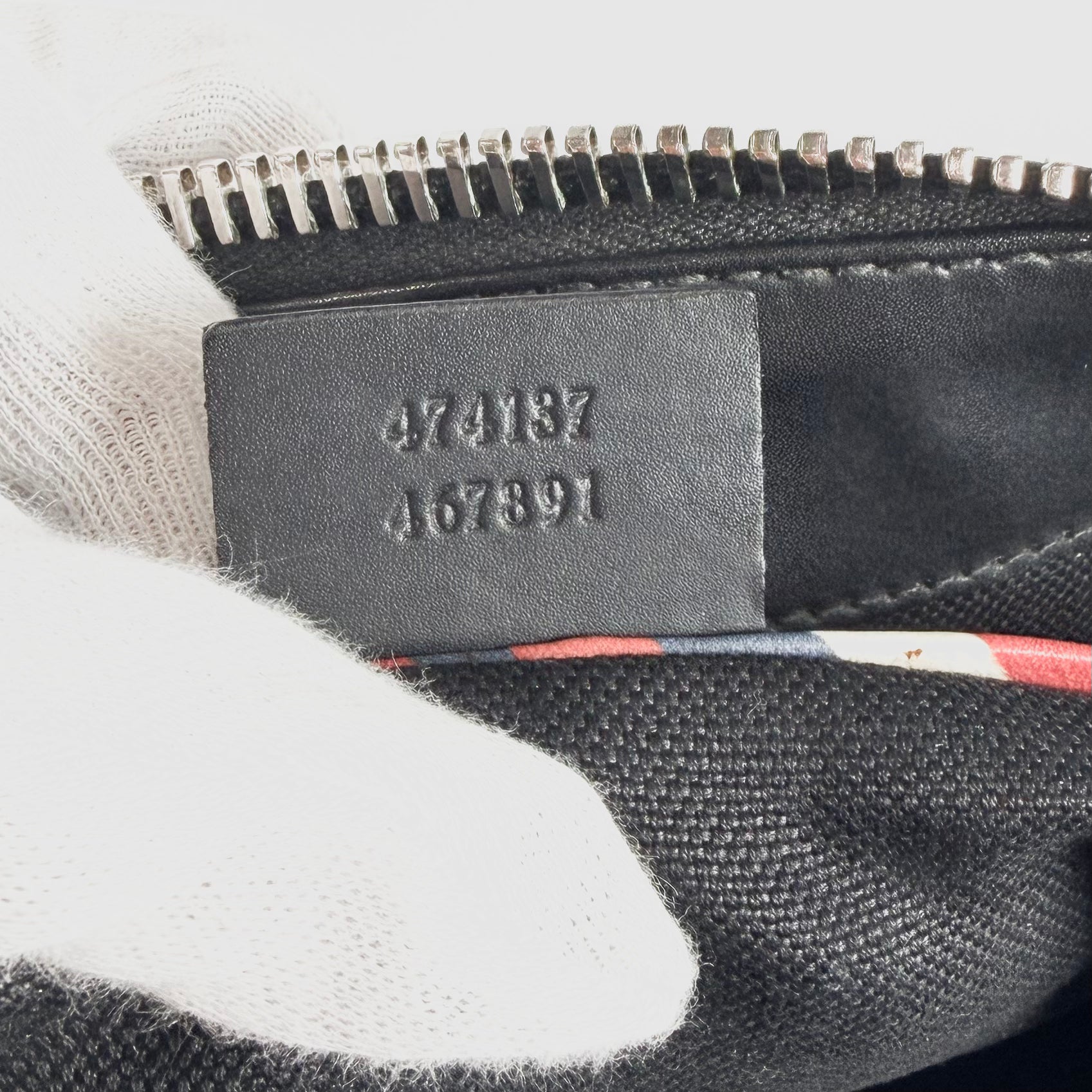 2606 secondhand GUCCI GG Supreme Shoulder bag