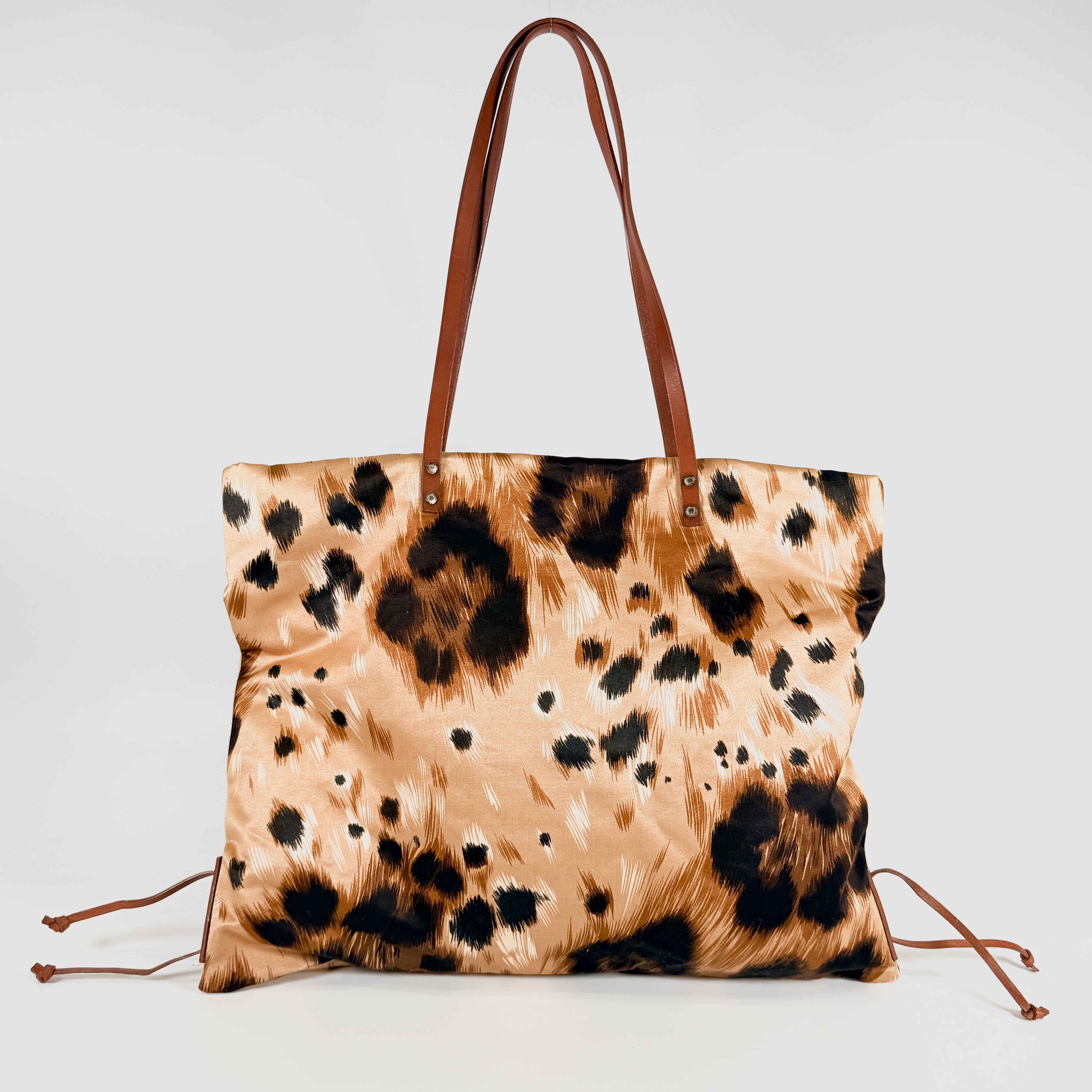 2606 secondhand VALENTINO hand bag