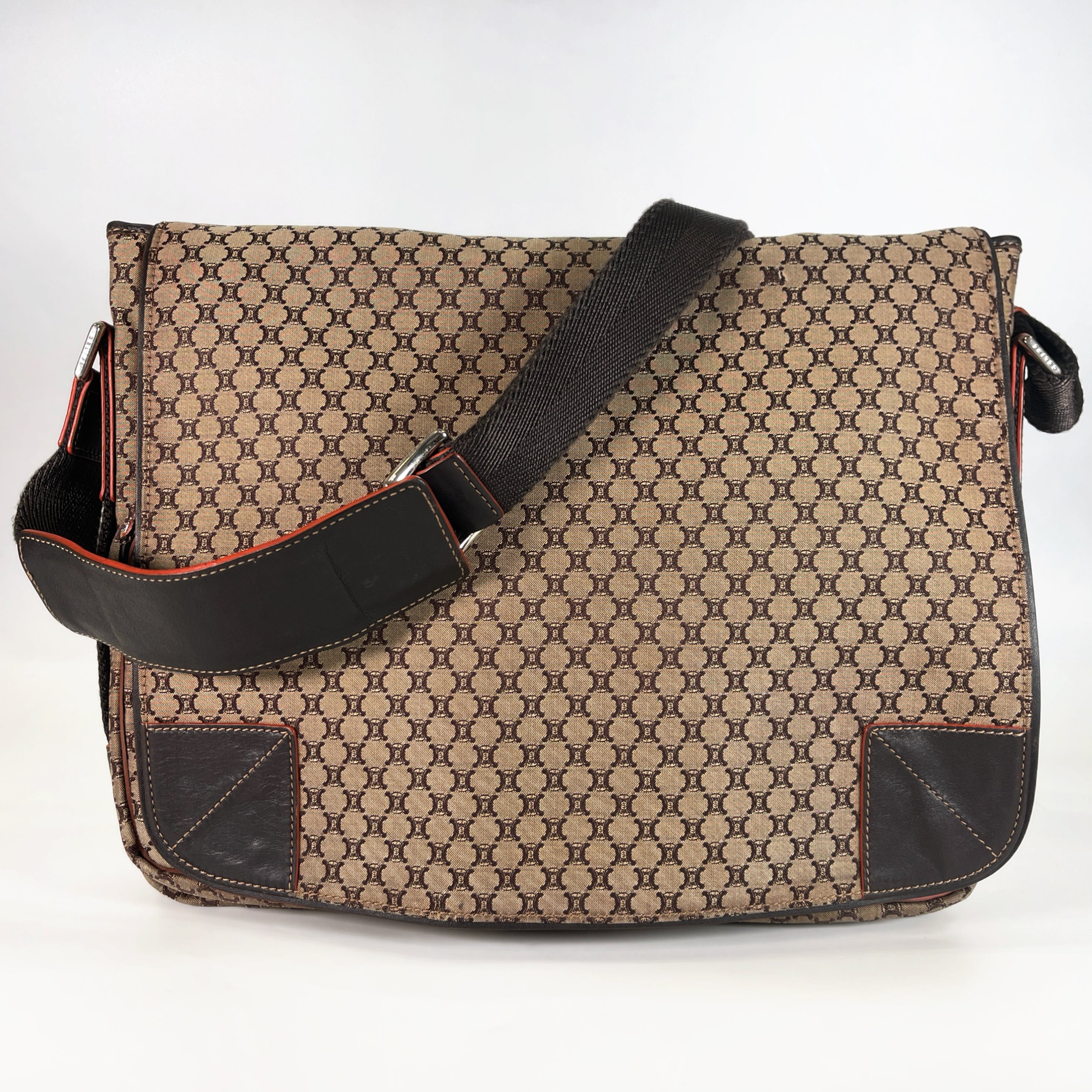 2604 secondhand CELINE Macadam Shoulder bag