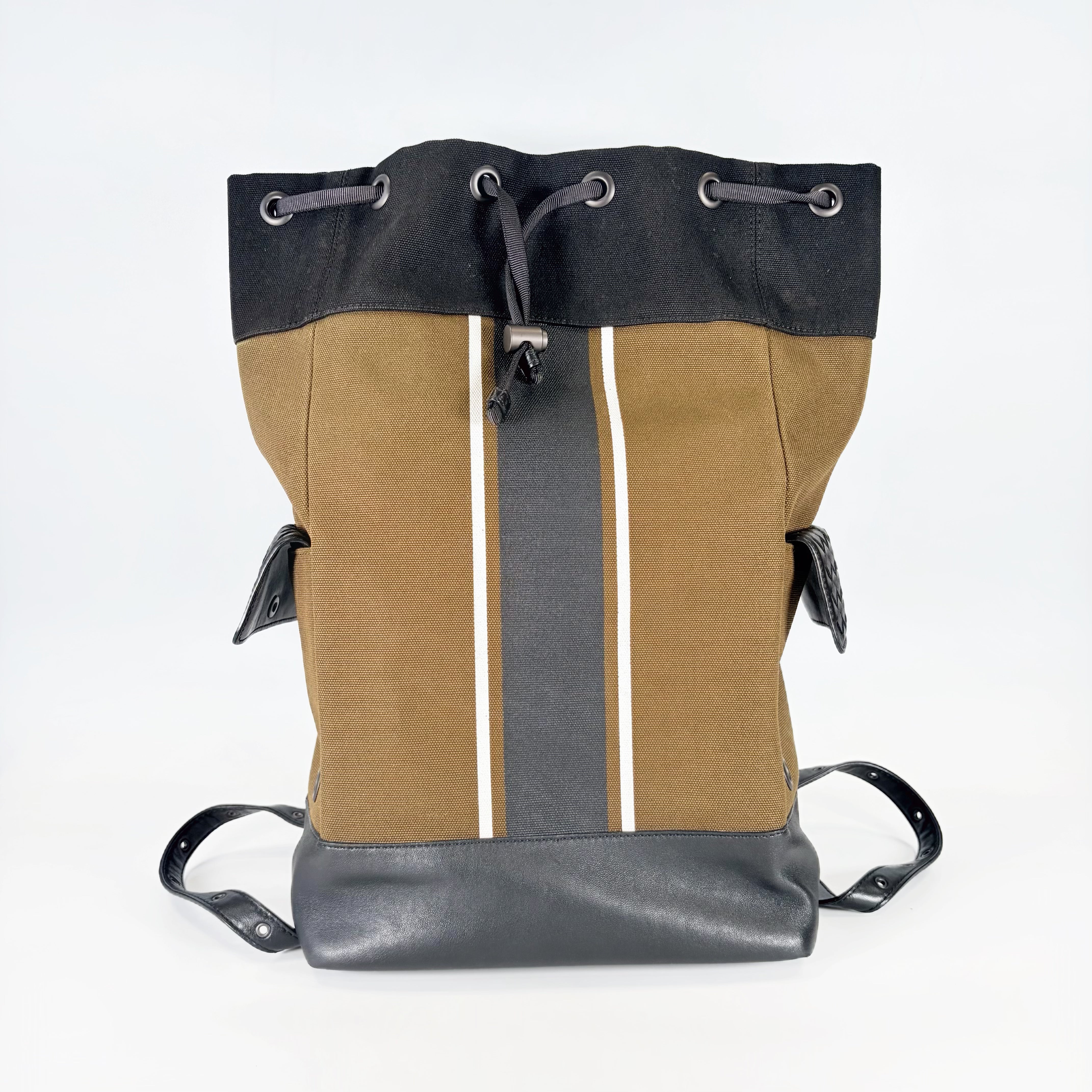 2604 secondhand BOTTEGAVENETA backpack Khaki black