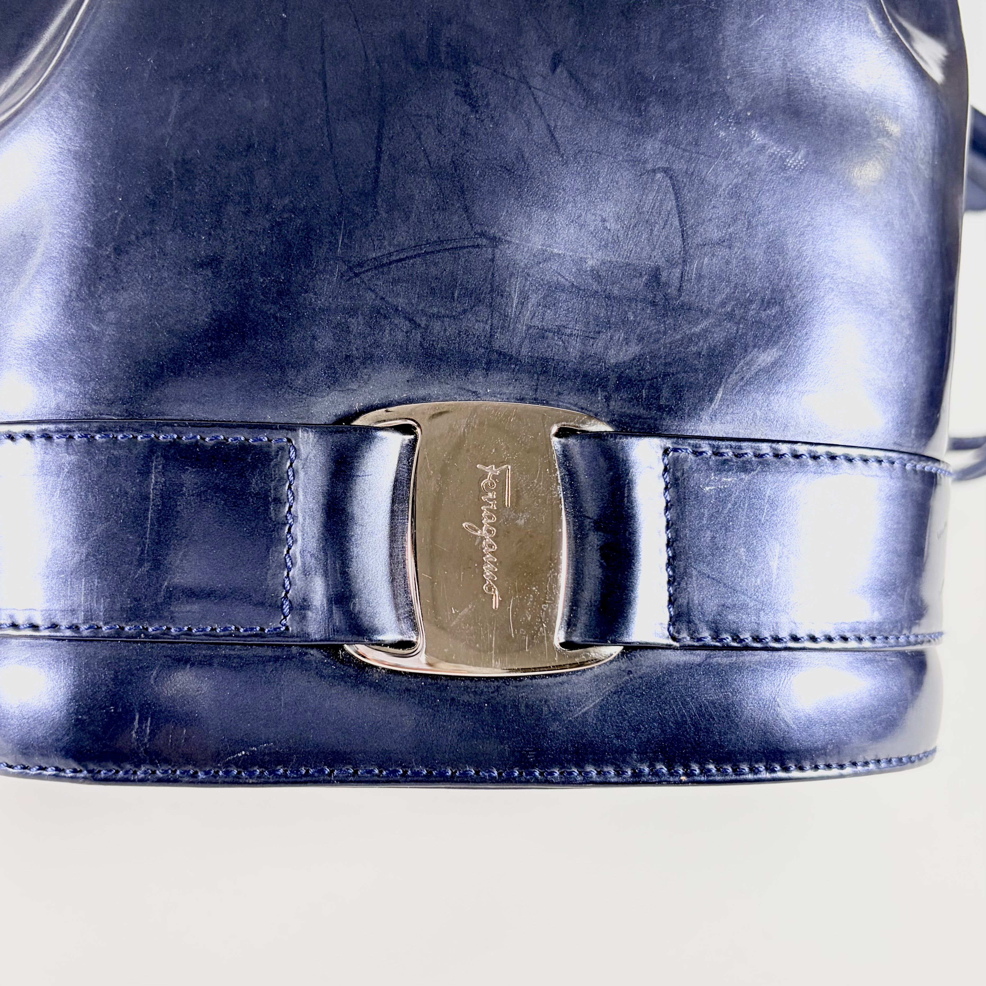 2604 secondhand Ferragamo backpack / back