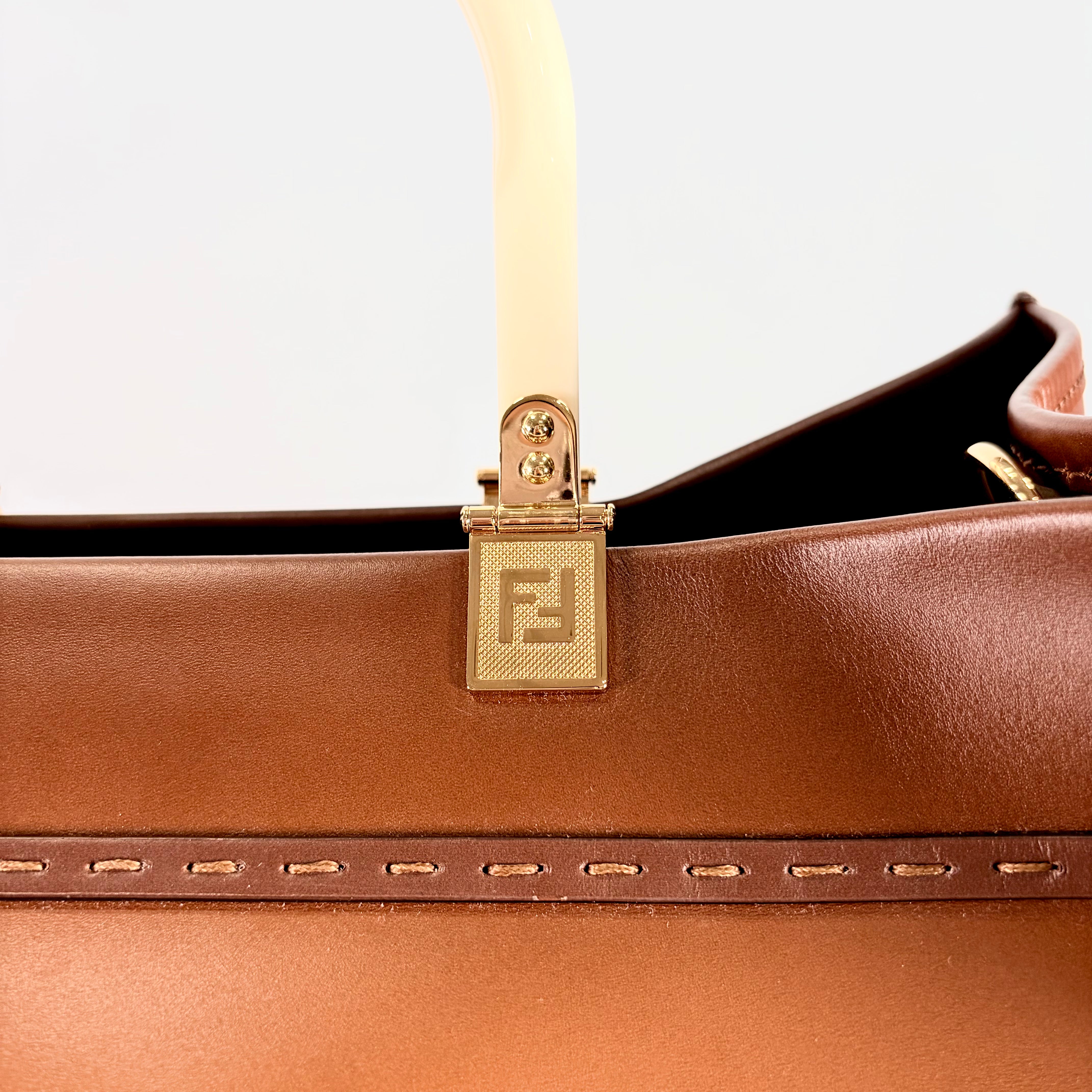 2604 secondhand FENDI Sunshine