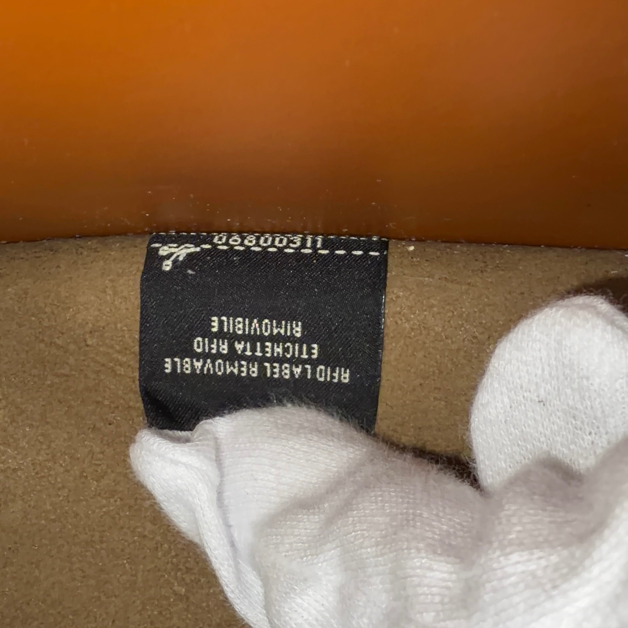 2604 secondhand FENDI Sunshine