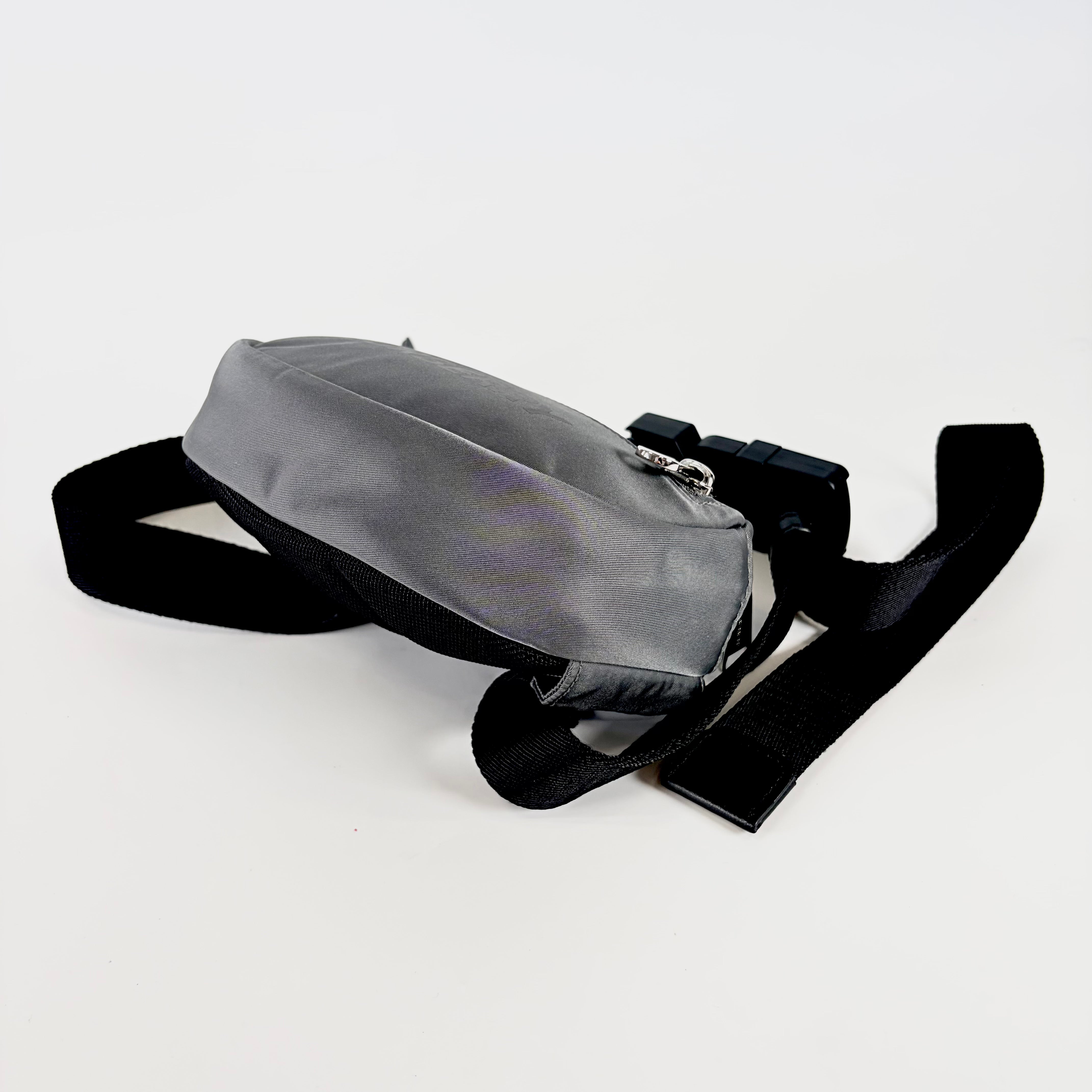 2604 secondhand BURBERRY nylon Body Bag gray