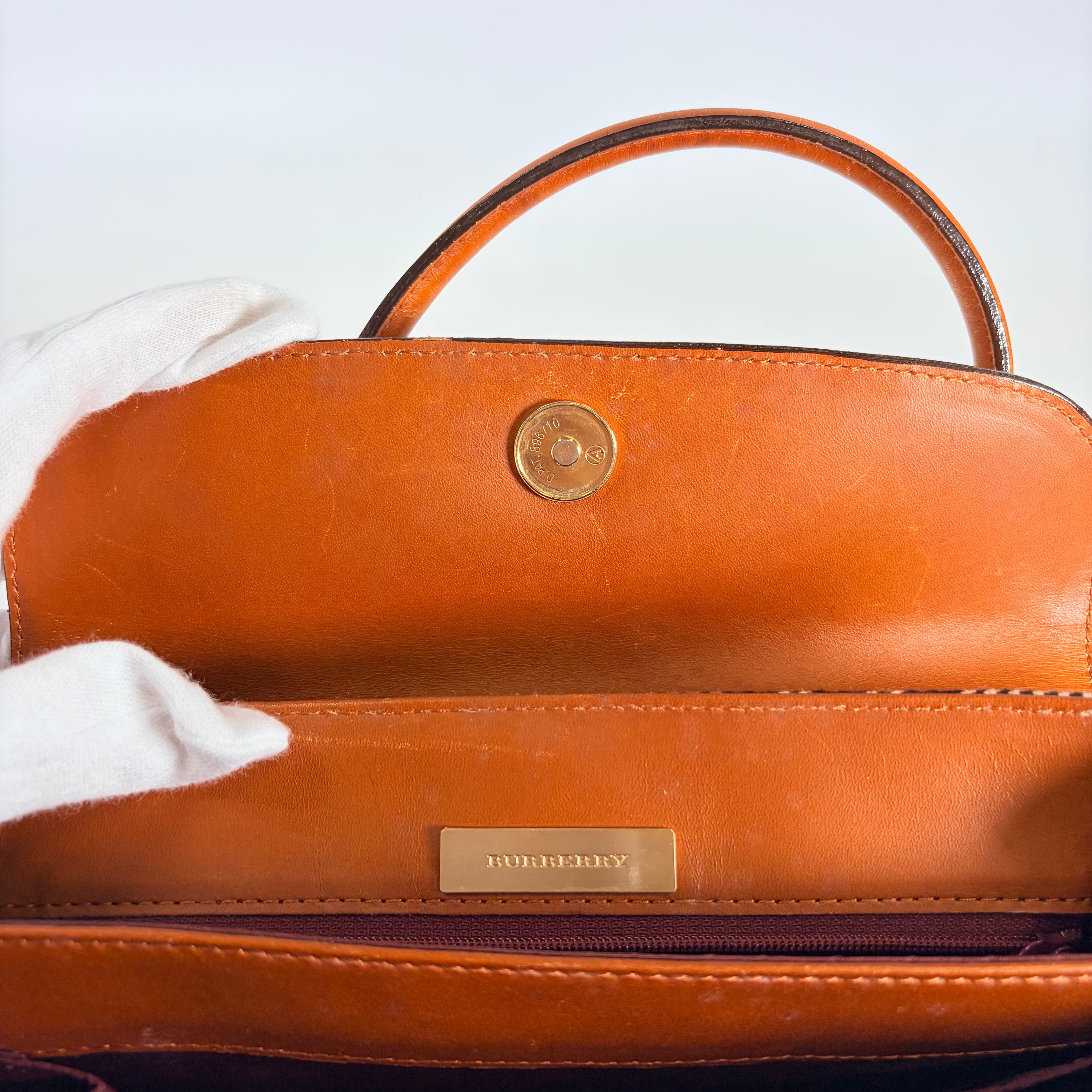 2604 secondhand BURBERRY Nova Check hand bag