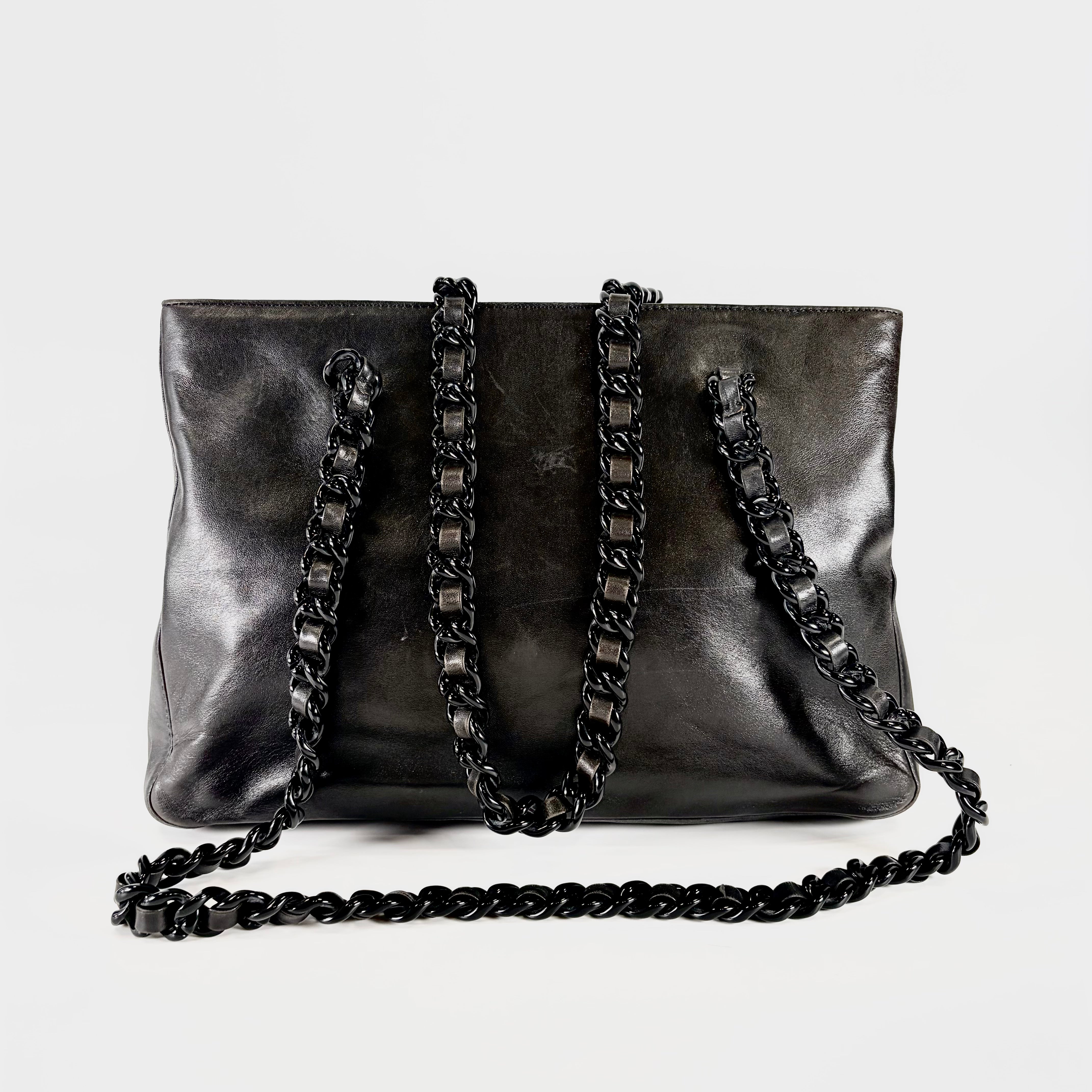 2604 secondhand PRADA Plastic chain Tote black