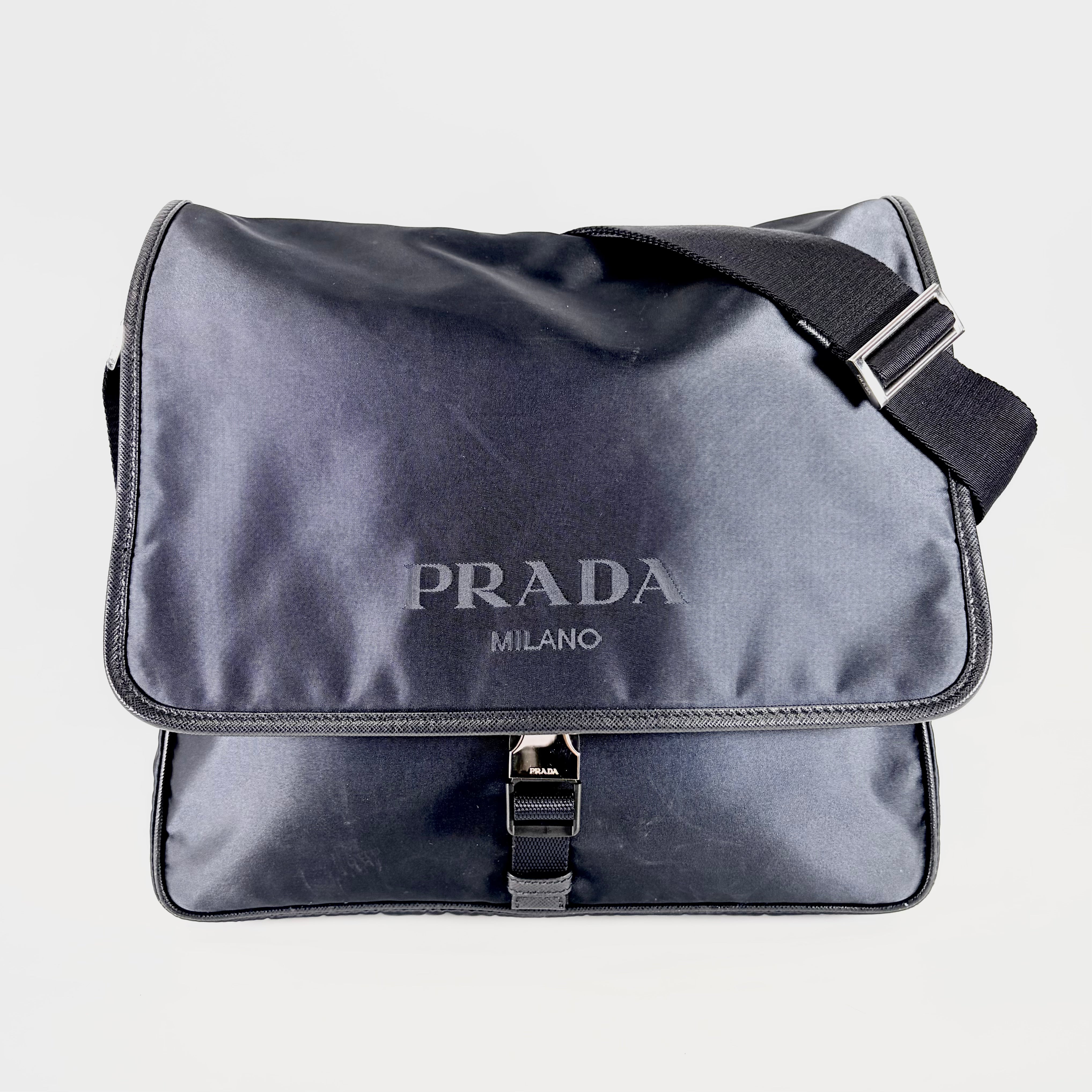 2604 secondhand PRADA Shoulder bag