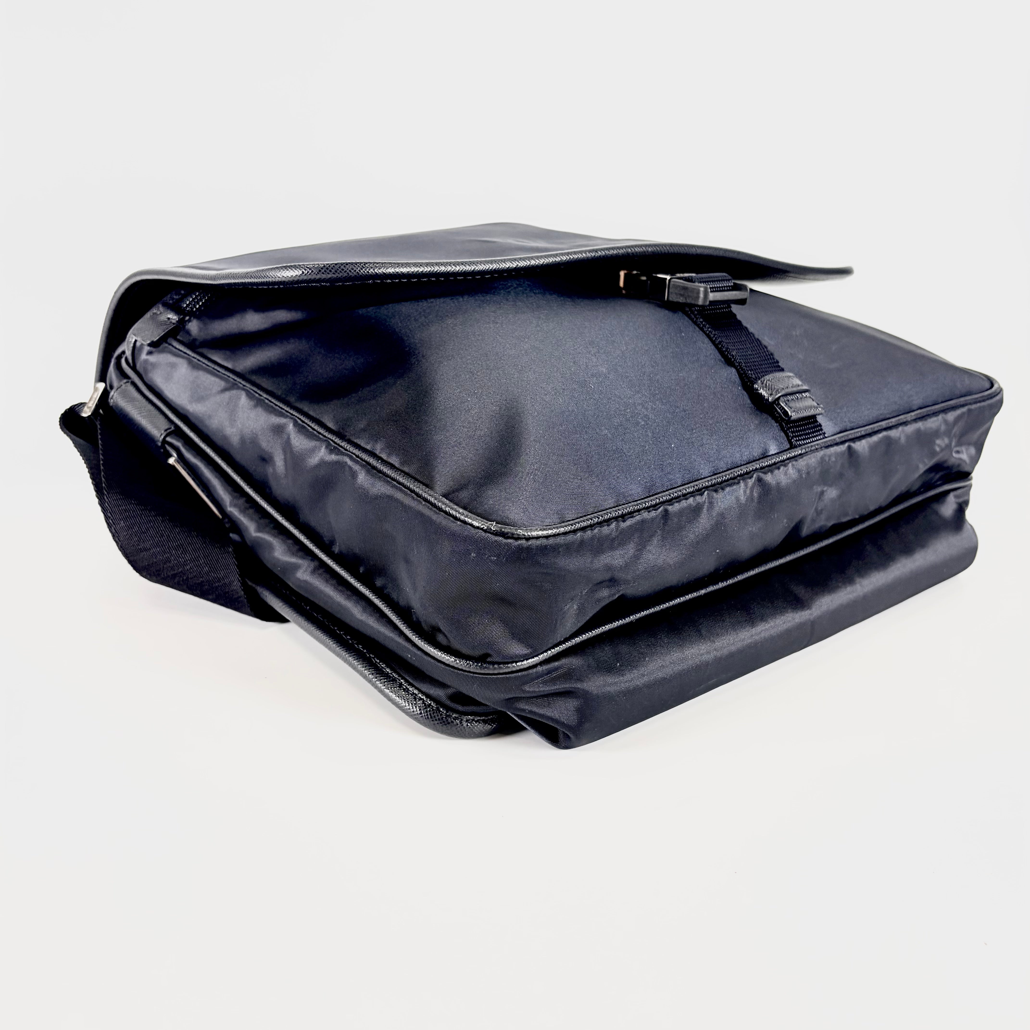 2604 secondhand PRADA Shoulder bag