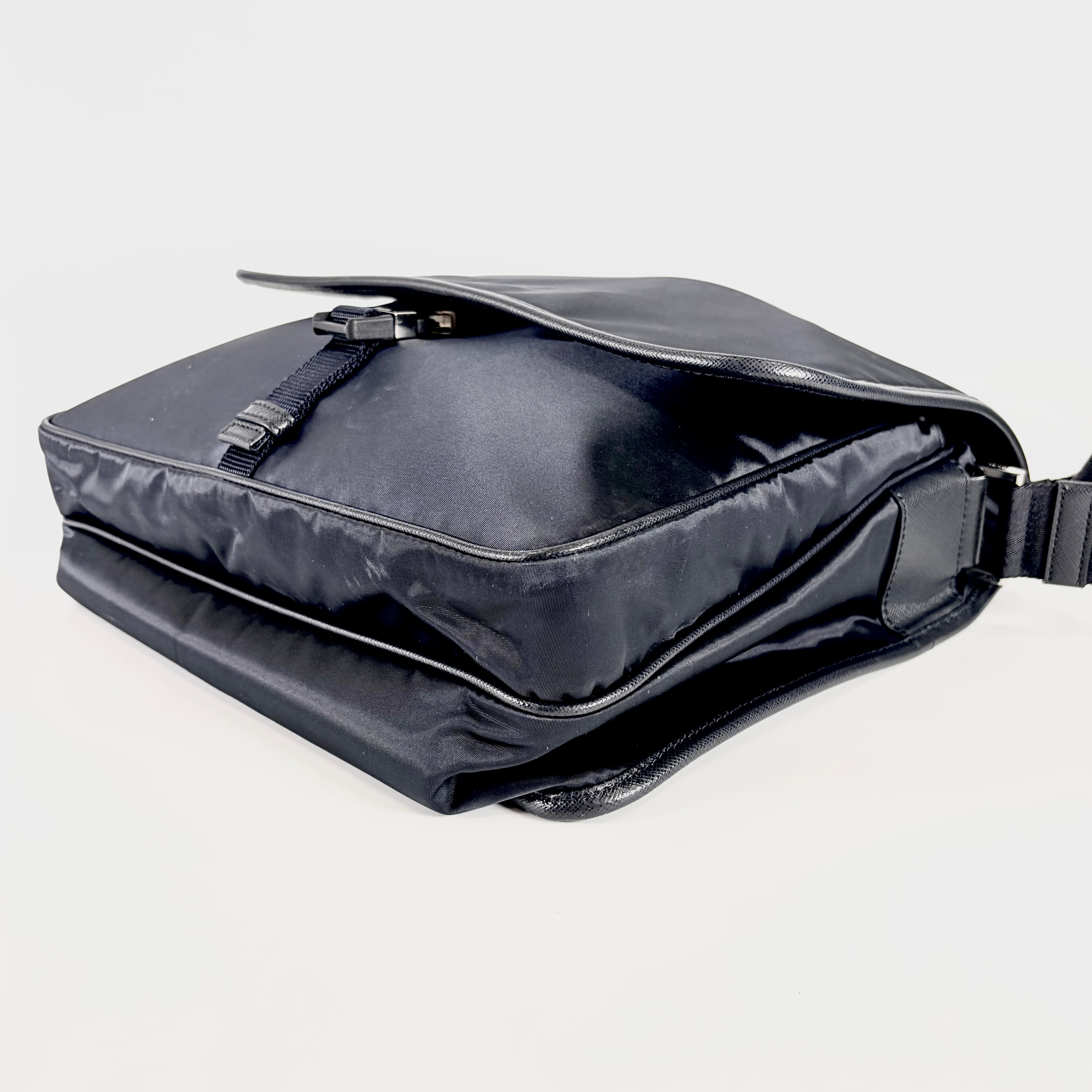 2604 secondhand PRADA Shoulder bag