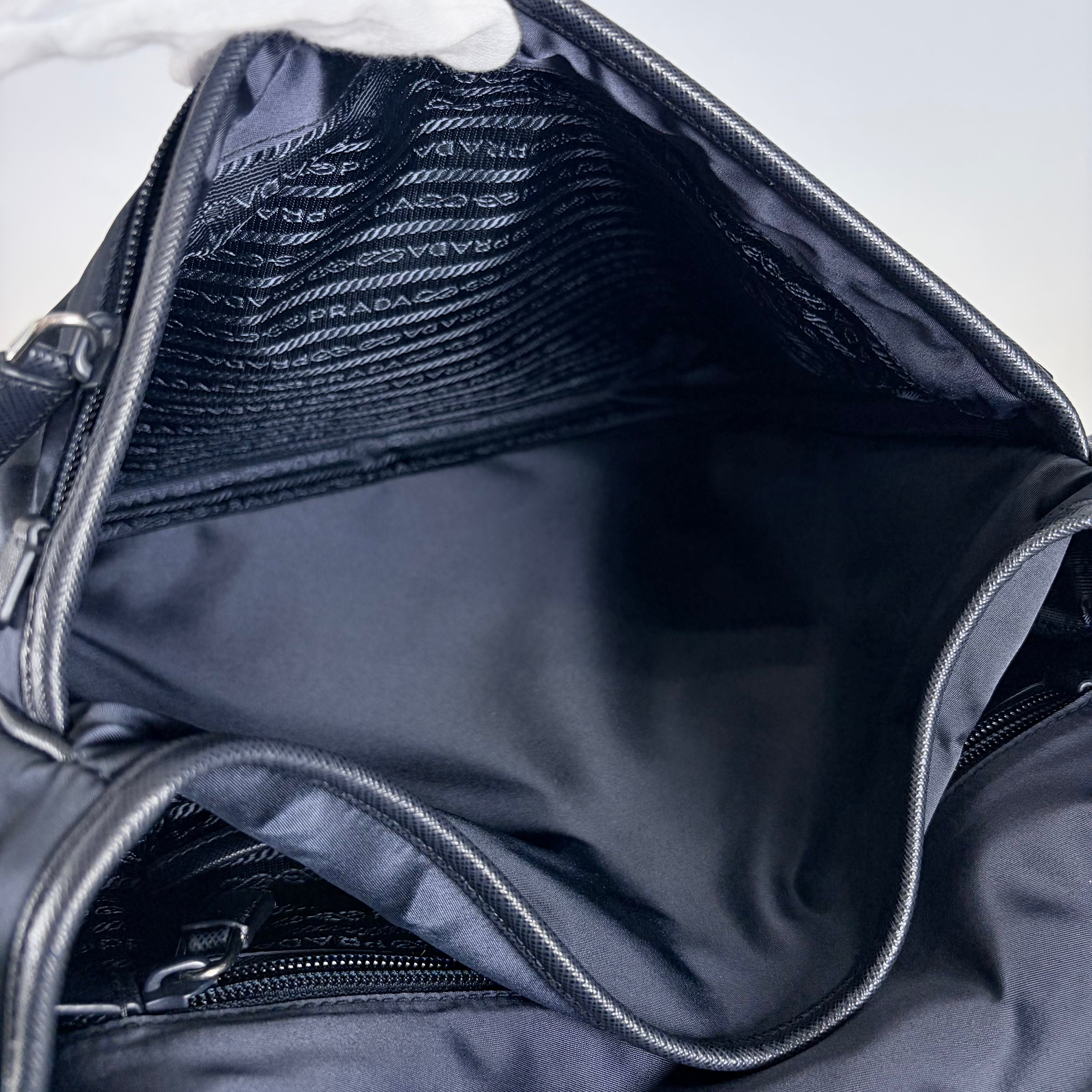 2604 secondhand PRADA Shoulder bag