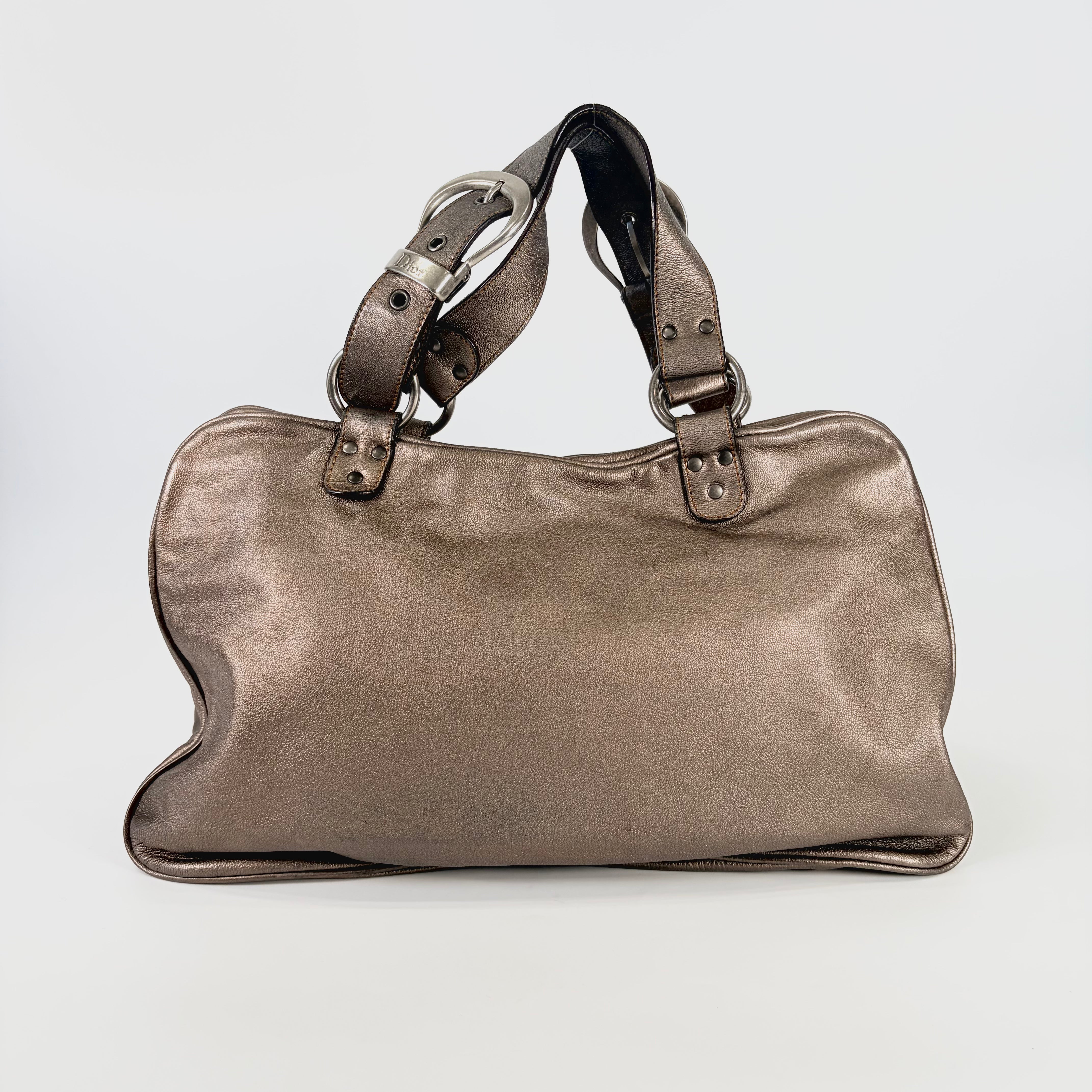 2605 secondhand CD hand bag