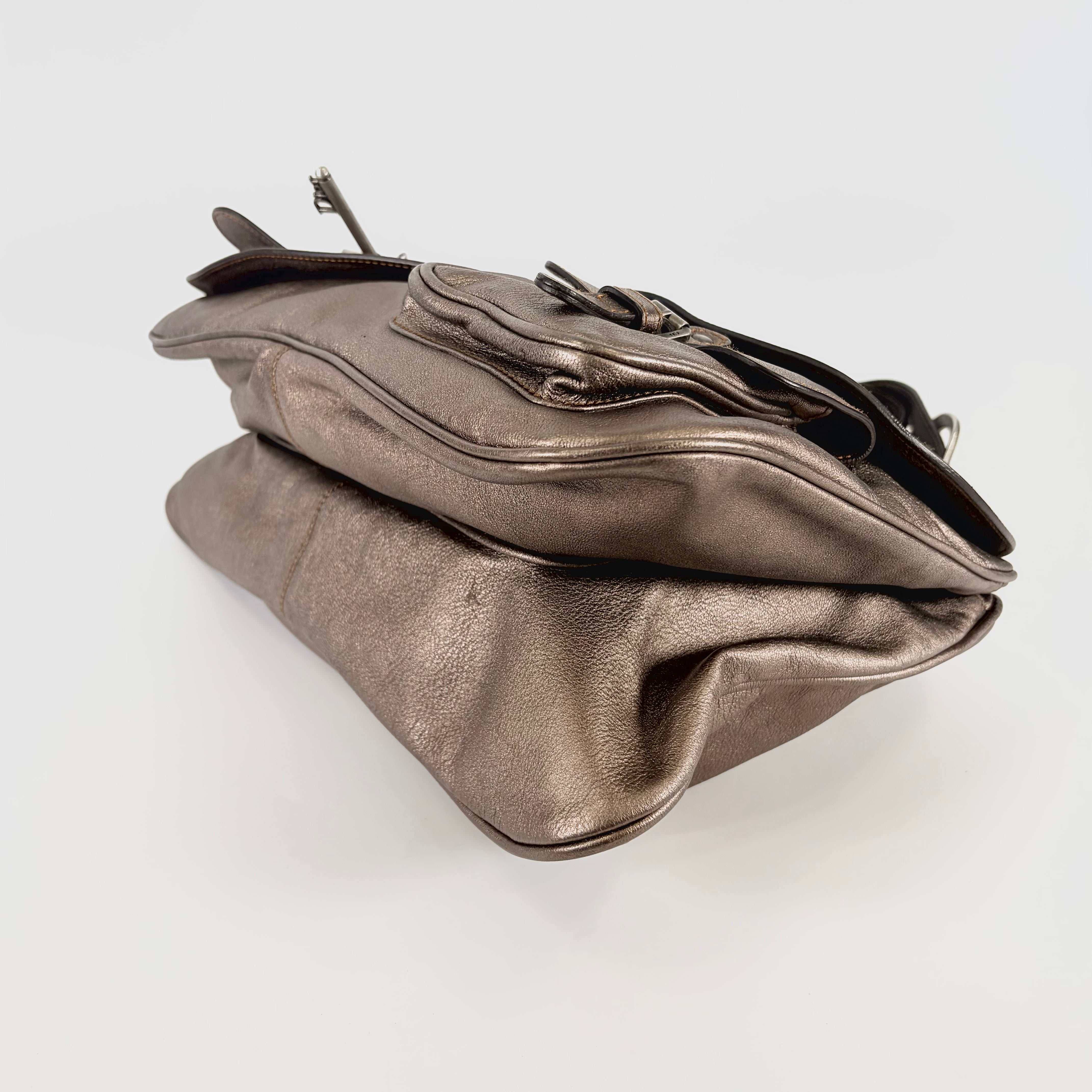 2605 secondhand CD hand bag