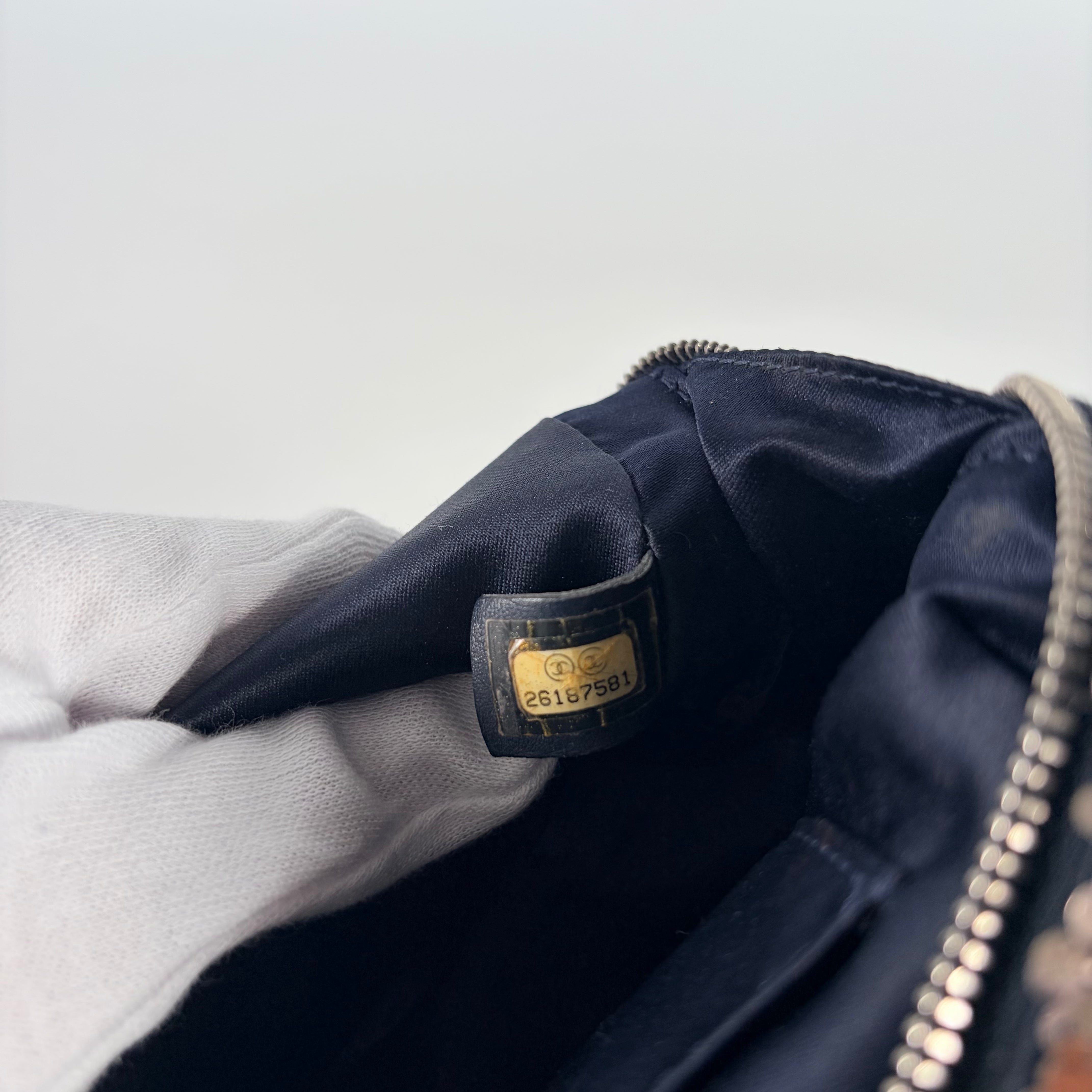 2605 secondhand CHANEL sequins Shoulder bag