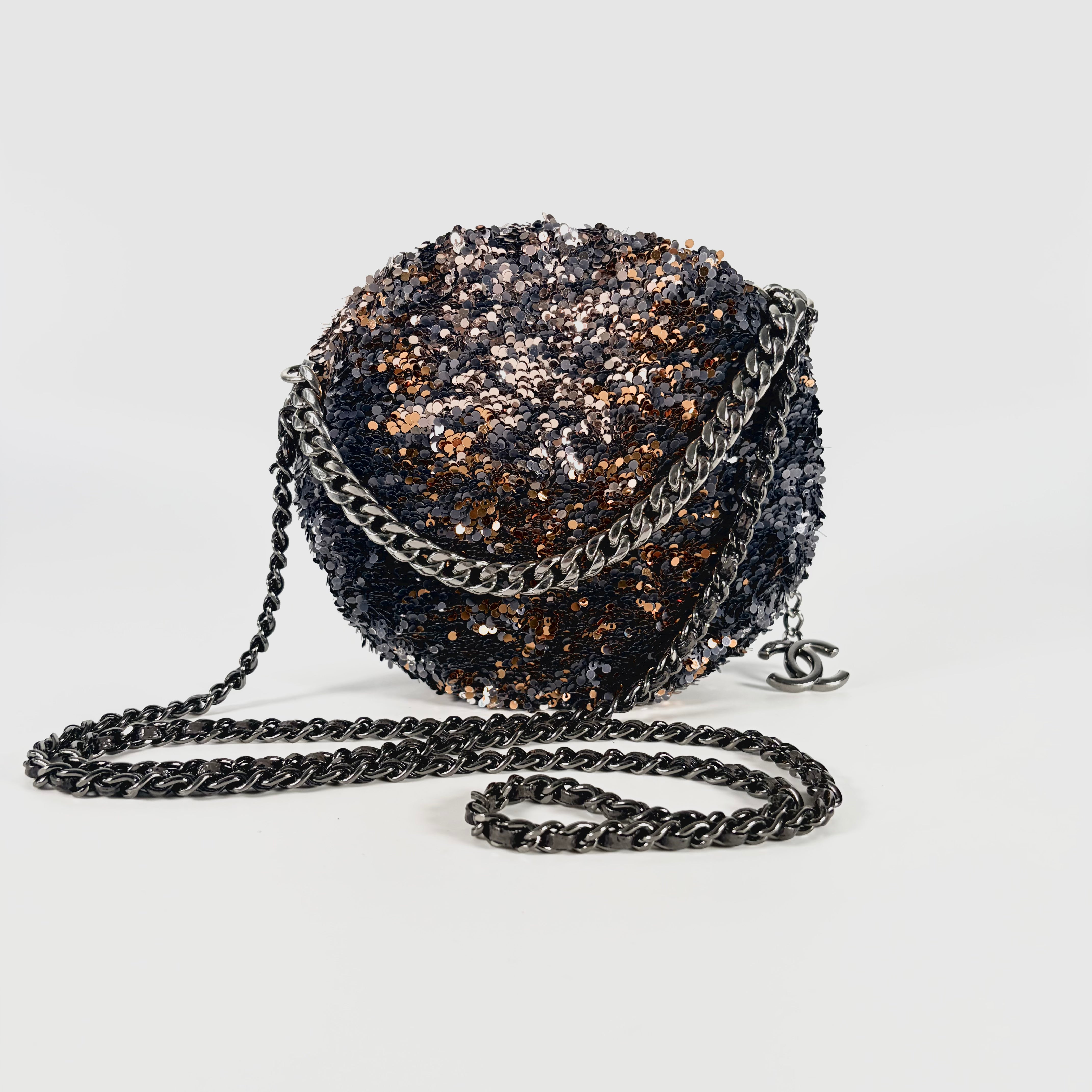 2605 secondhand CHANEL sequins Shoulder bag