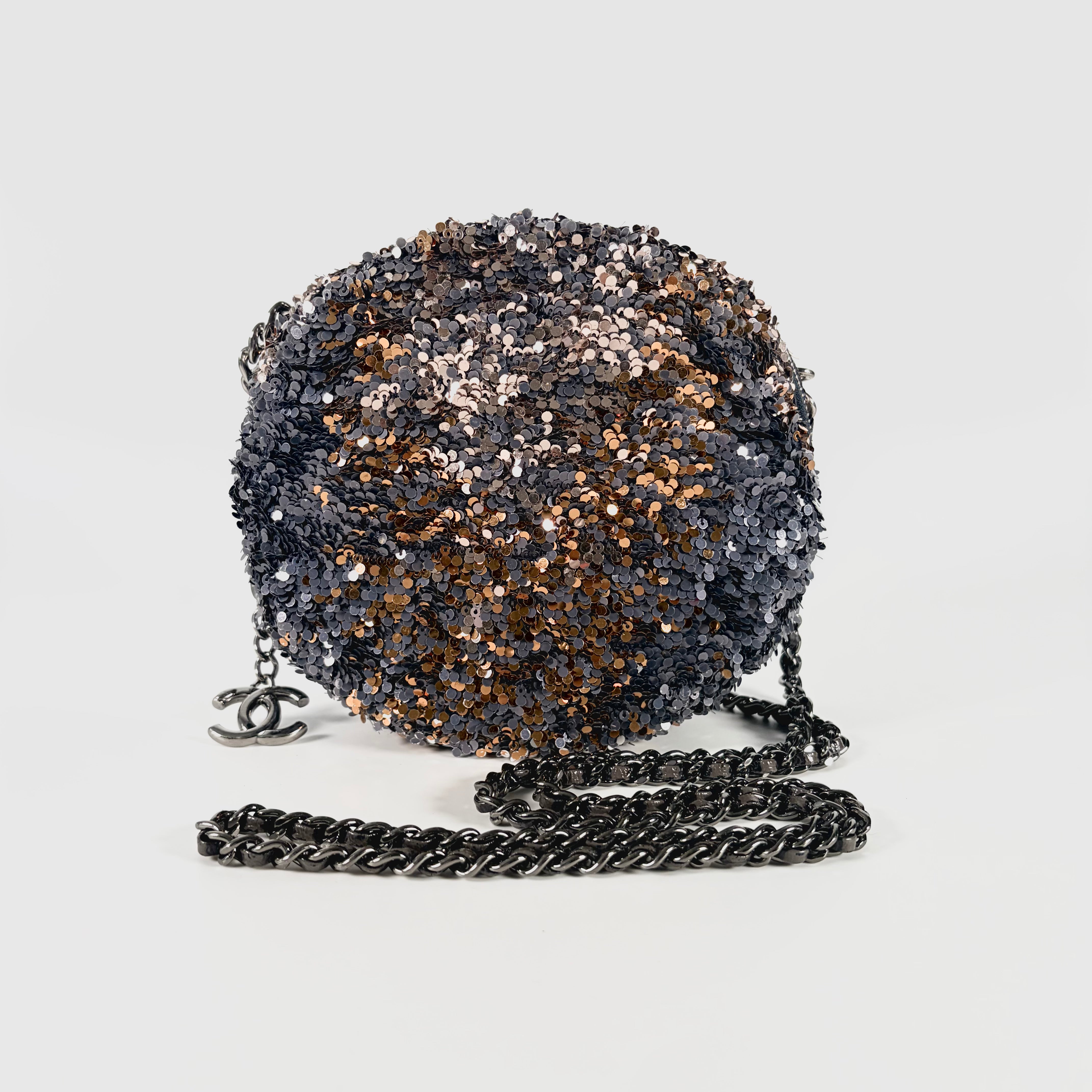 2605 secondhand CHANEL sequins Shoulder bag