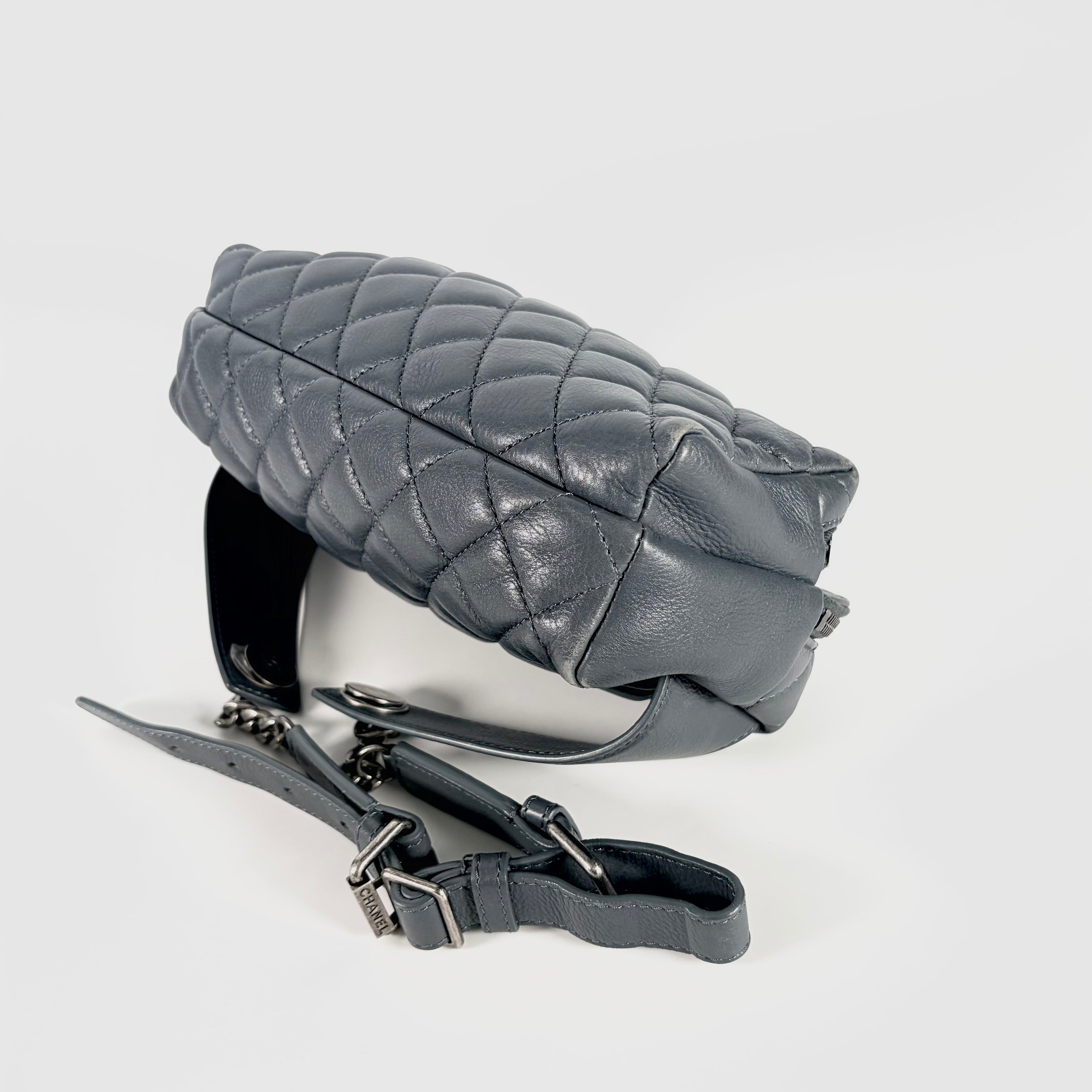 2604 secondhand CHANEL Matelasse Body Bag