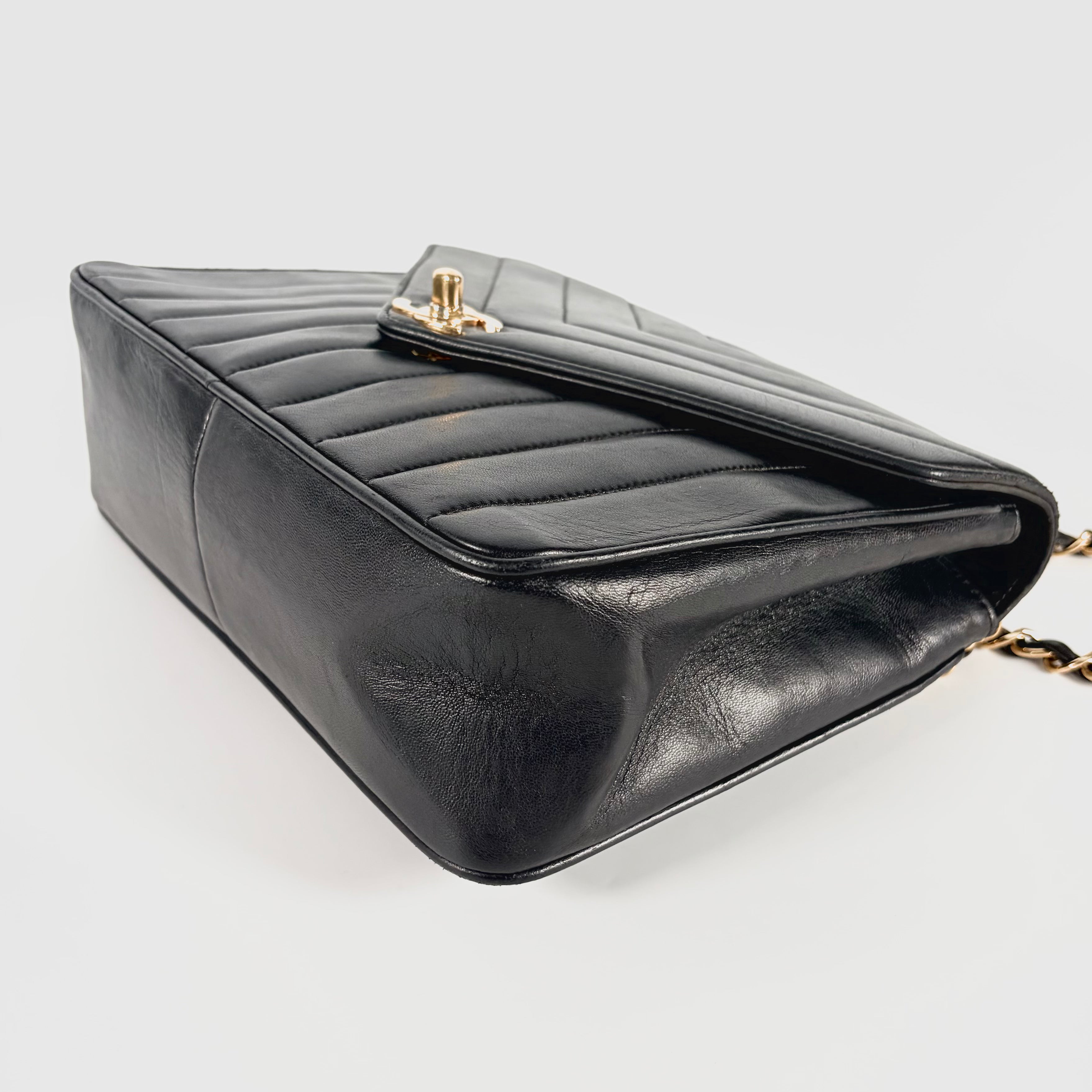 2605 secondhand CHANEL V stitch Shoulder bag