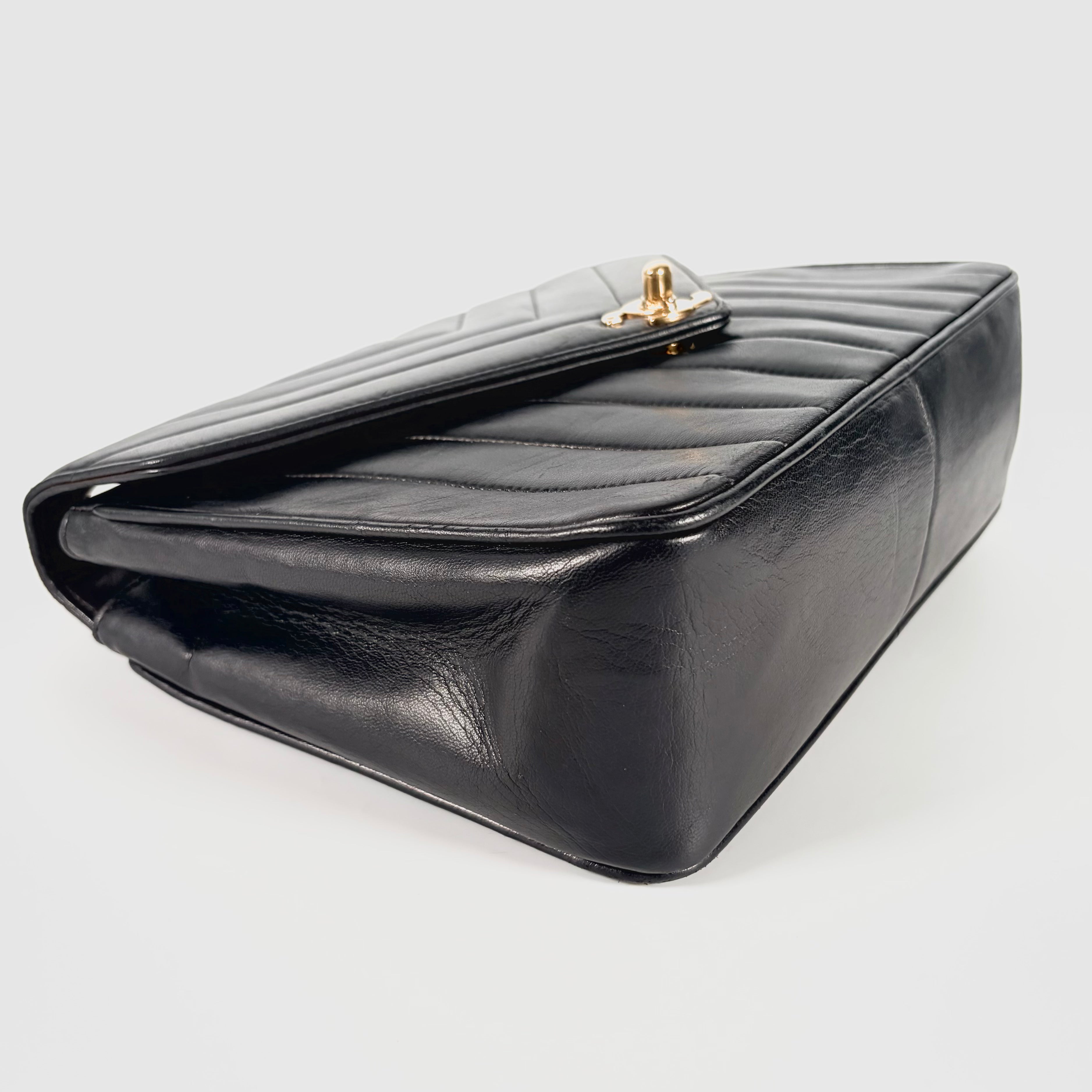 2605 secondhand CHANEL V stitch Shoulder bag