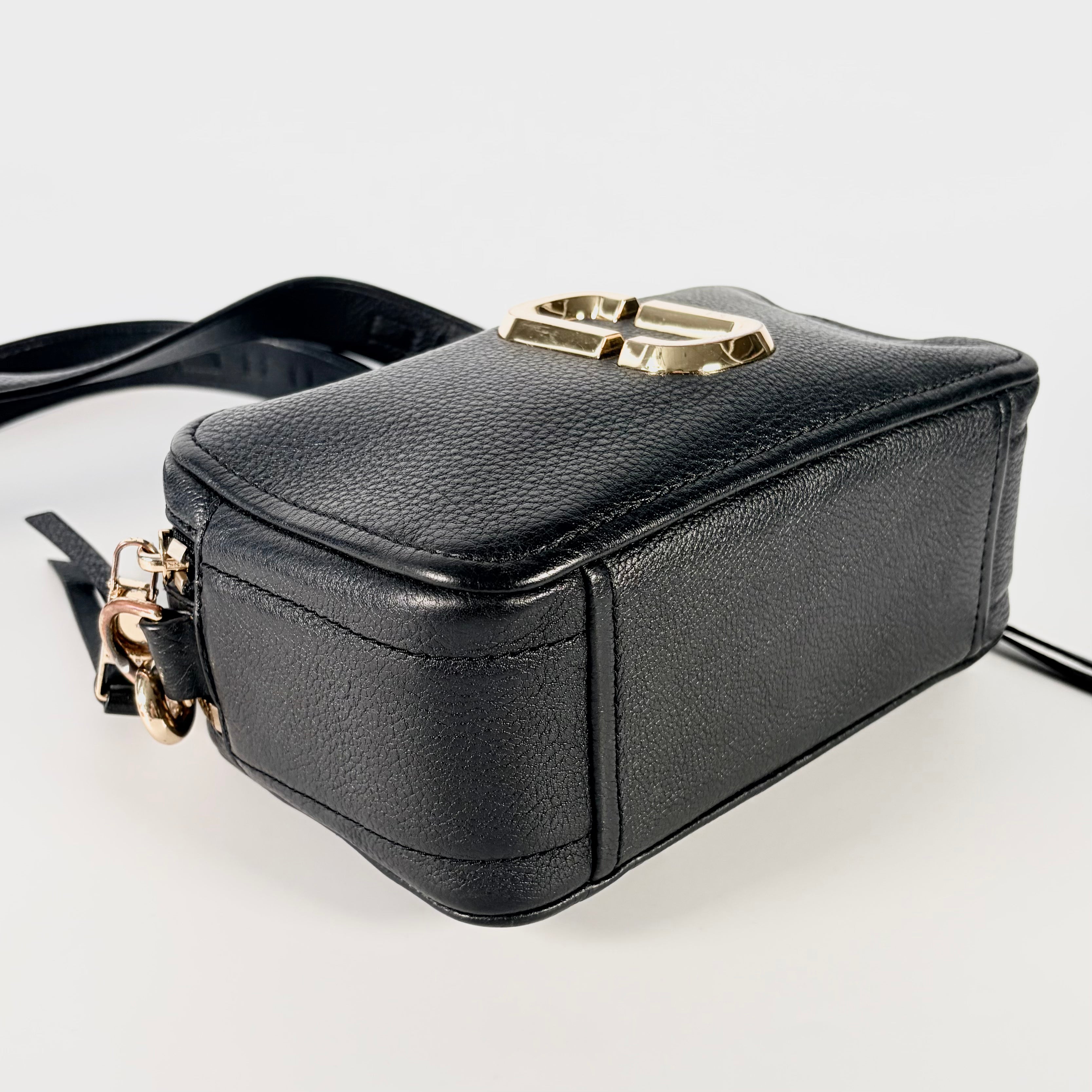 2605 secondhand MARCJACOBS soft