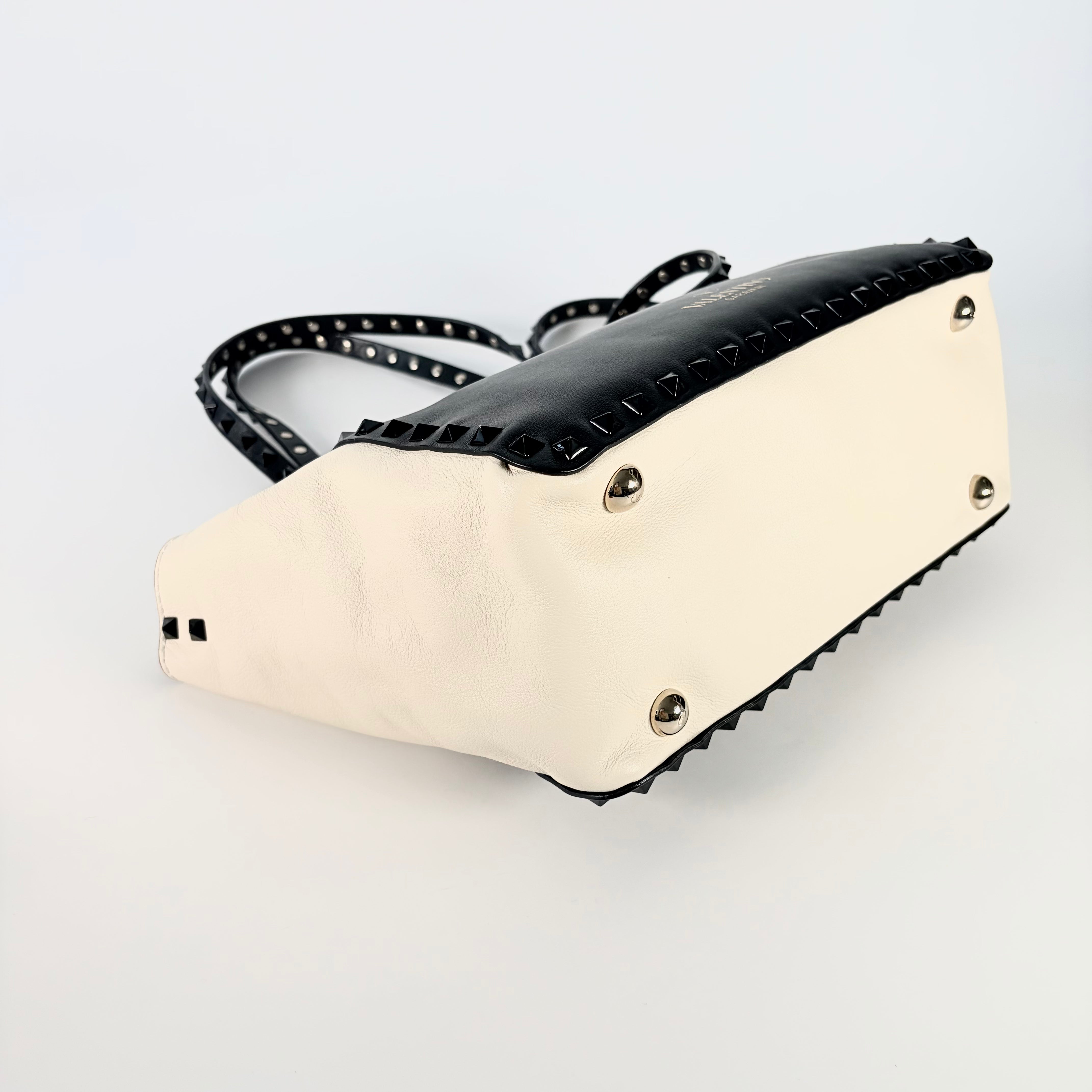 2605 secondhand VALENTINO Rockstud 2Way bag