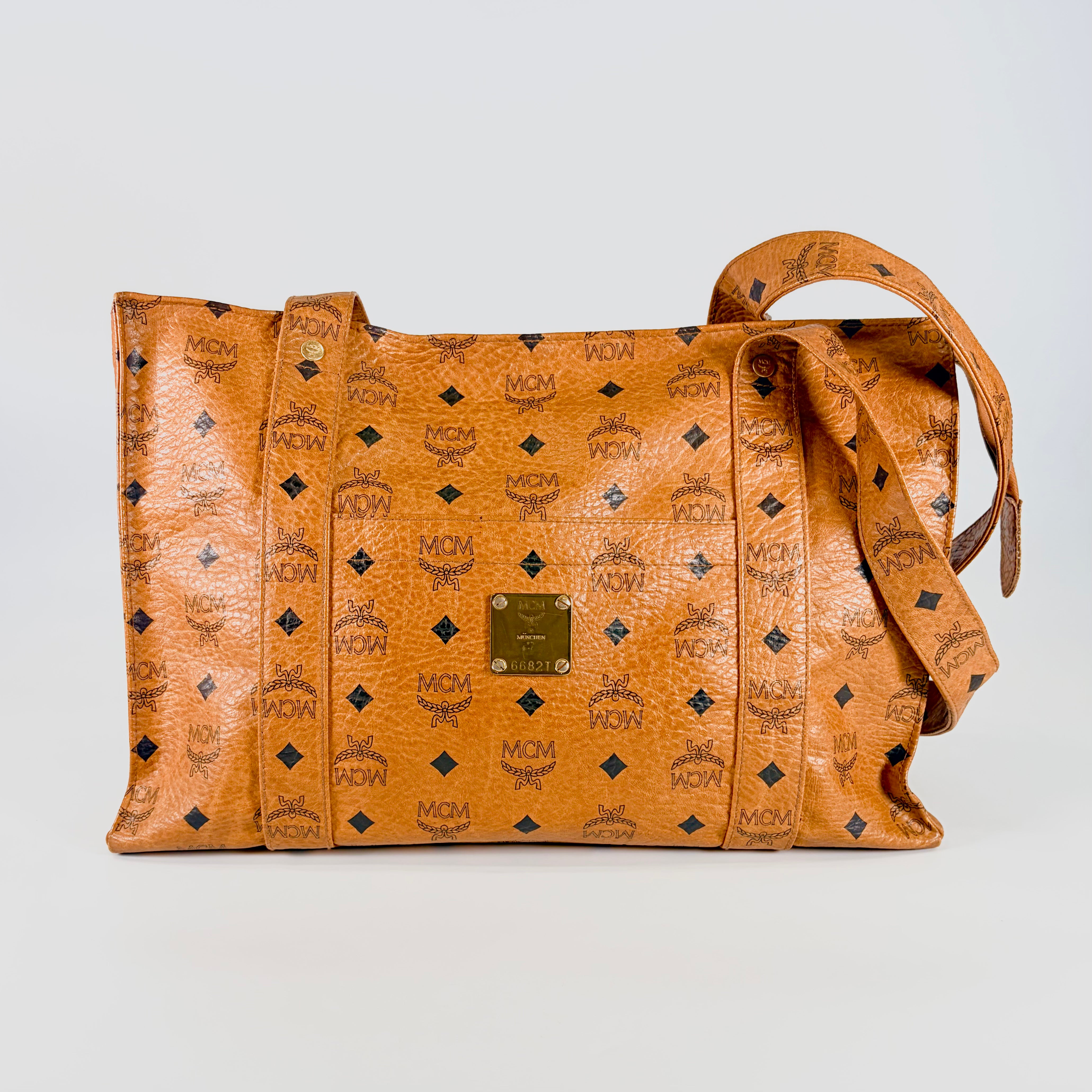 2605 secondhand MCM Shoulder bag