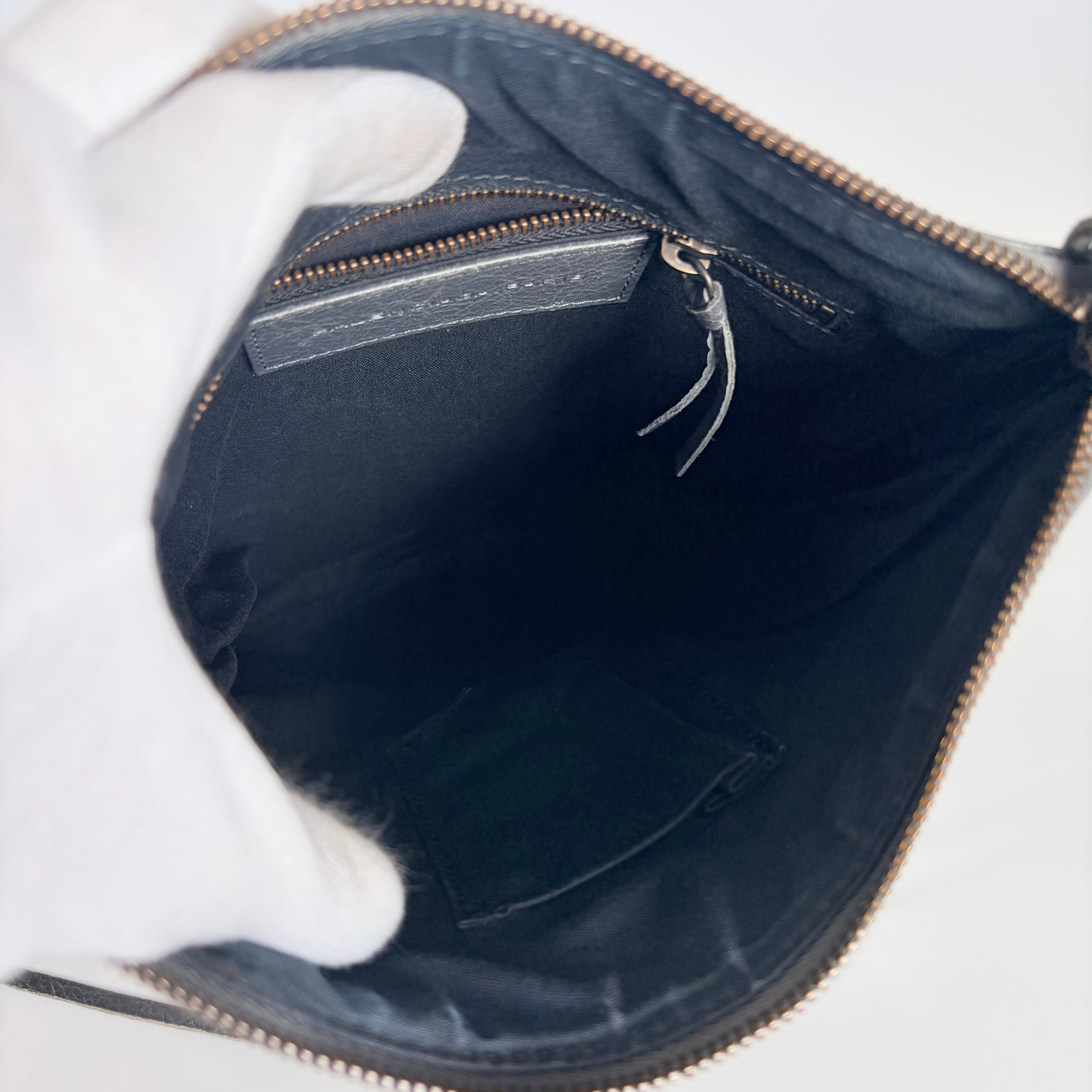 2605 secondhand BALENCIAGA Classic flat