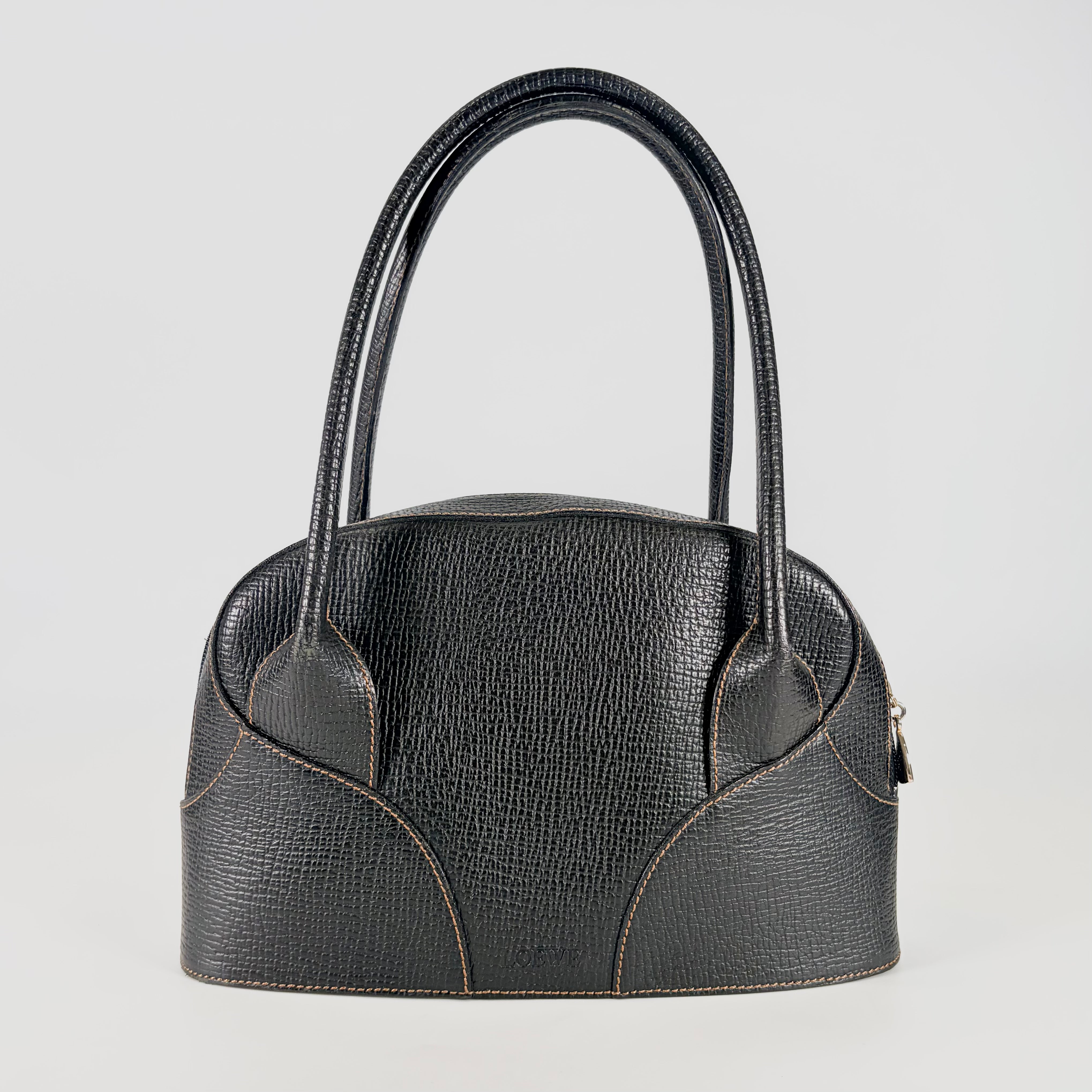 2605 secondhand LOEWE Nappa Shoulder bag