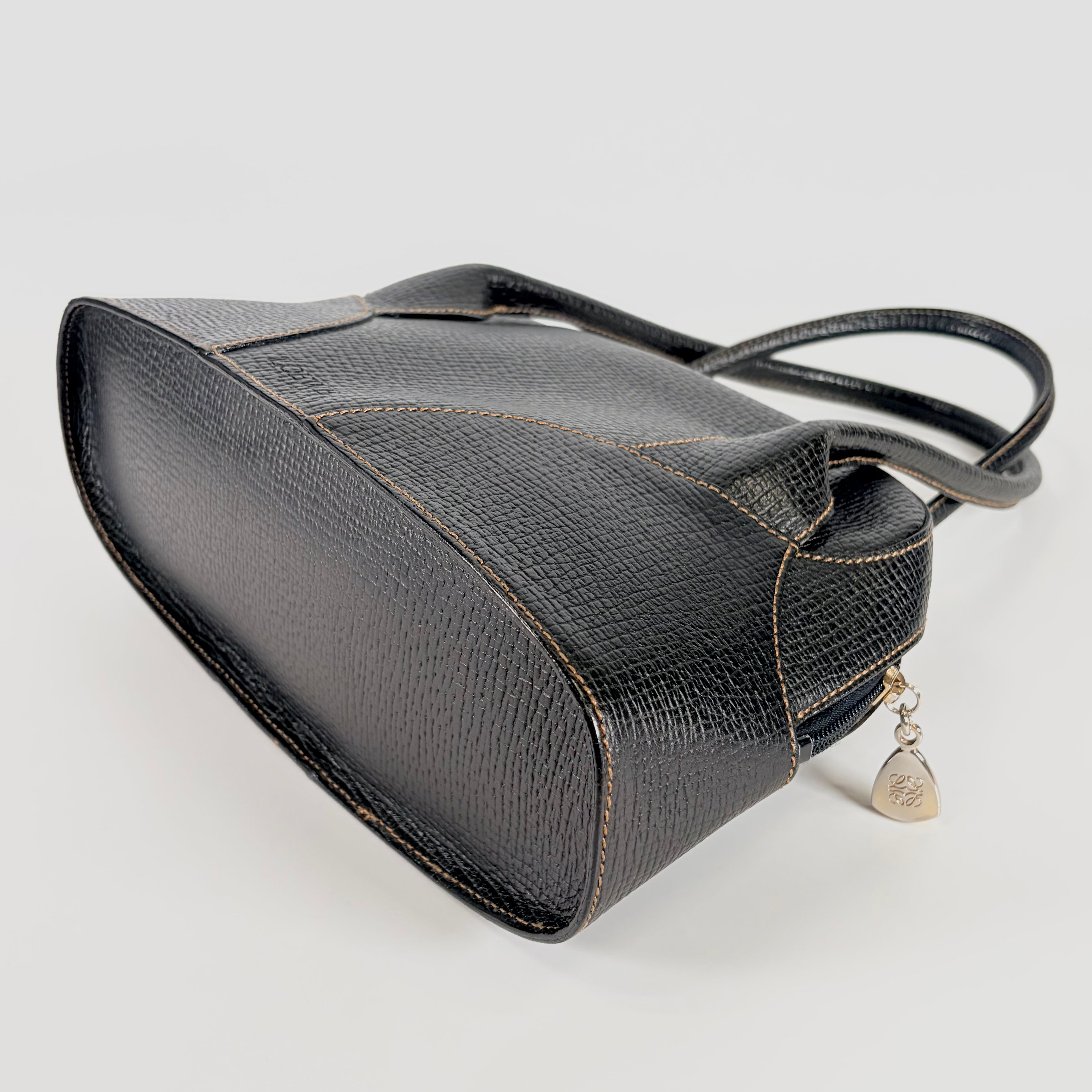 2605 secondhand LOEWE Nappa Shoulder bag