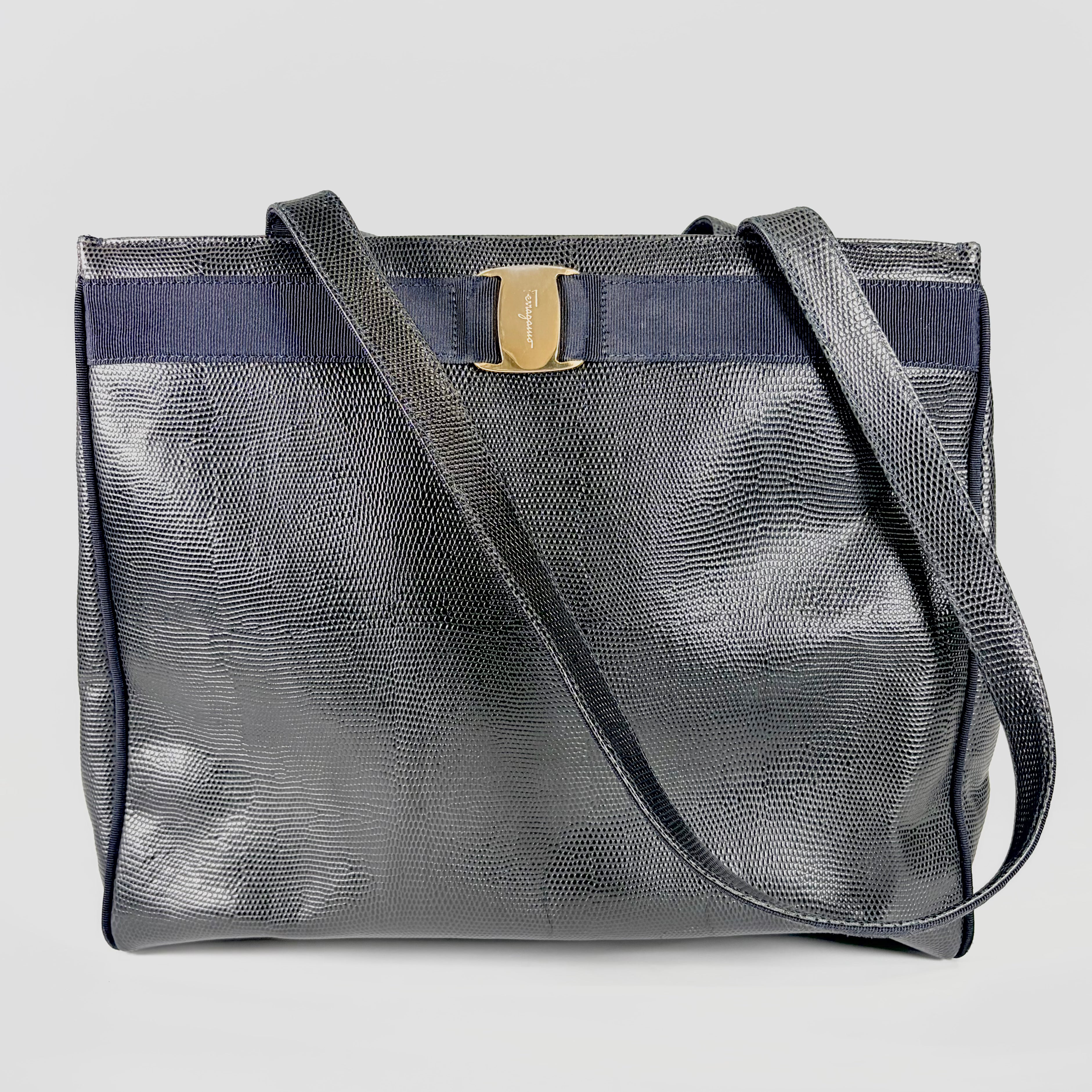 2605 secondhand Ferragamo Shoulder bag