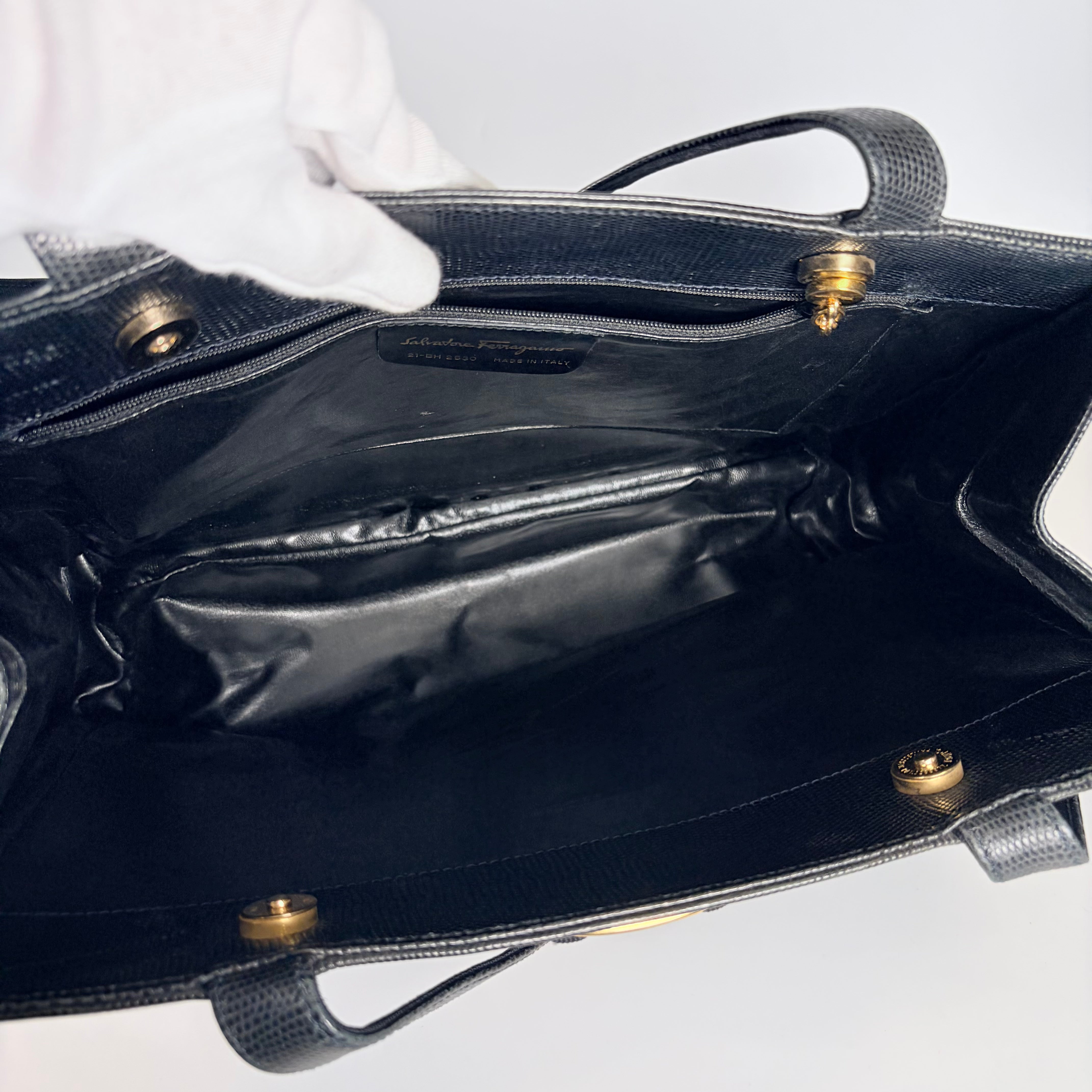 2605 secondhand Ferragamo Shoulder bag
