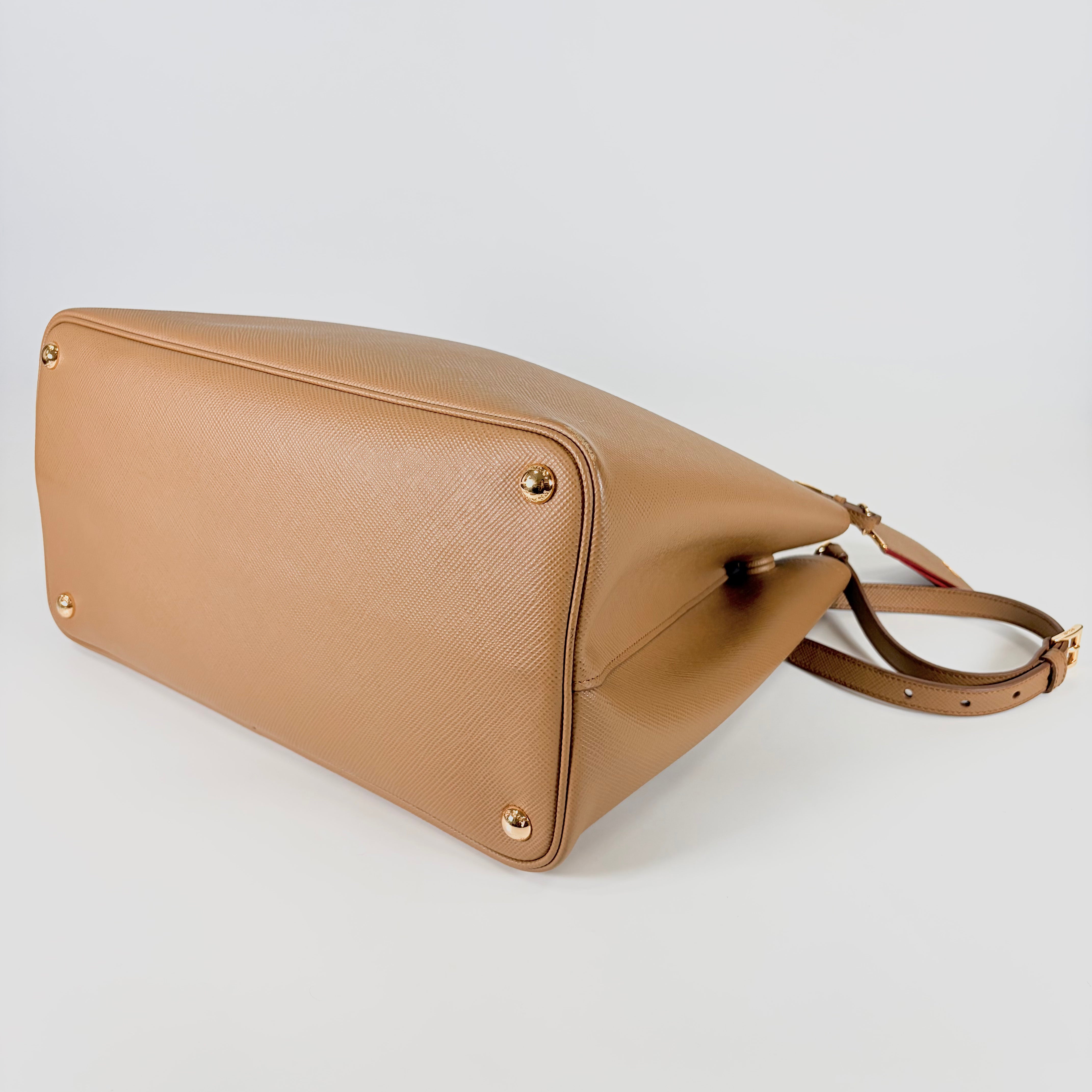 2605 secondhand PRADA 2way hand Saffiano Brown