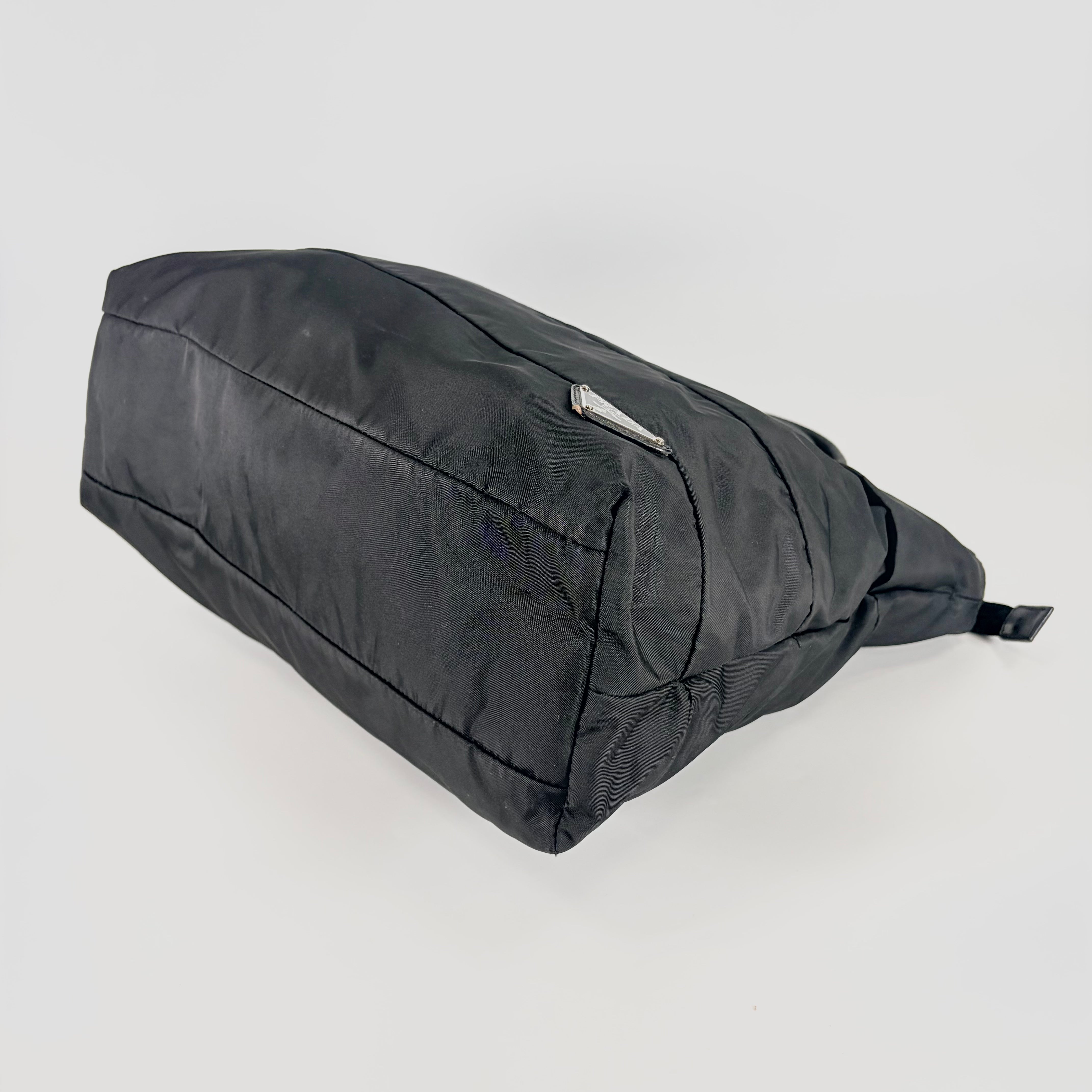 2605 secondhand PRADA Tote Bag nylon