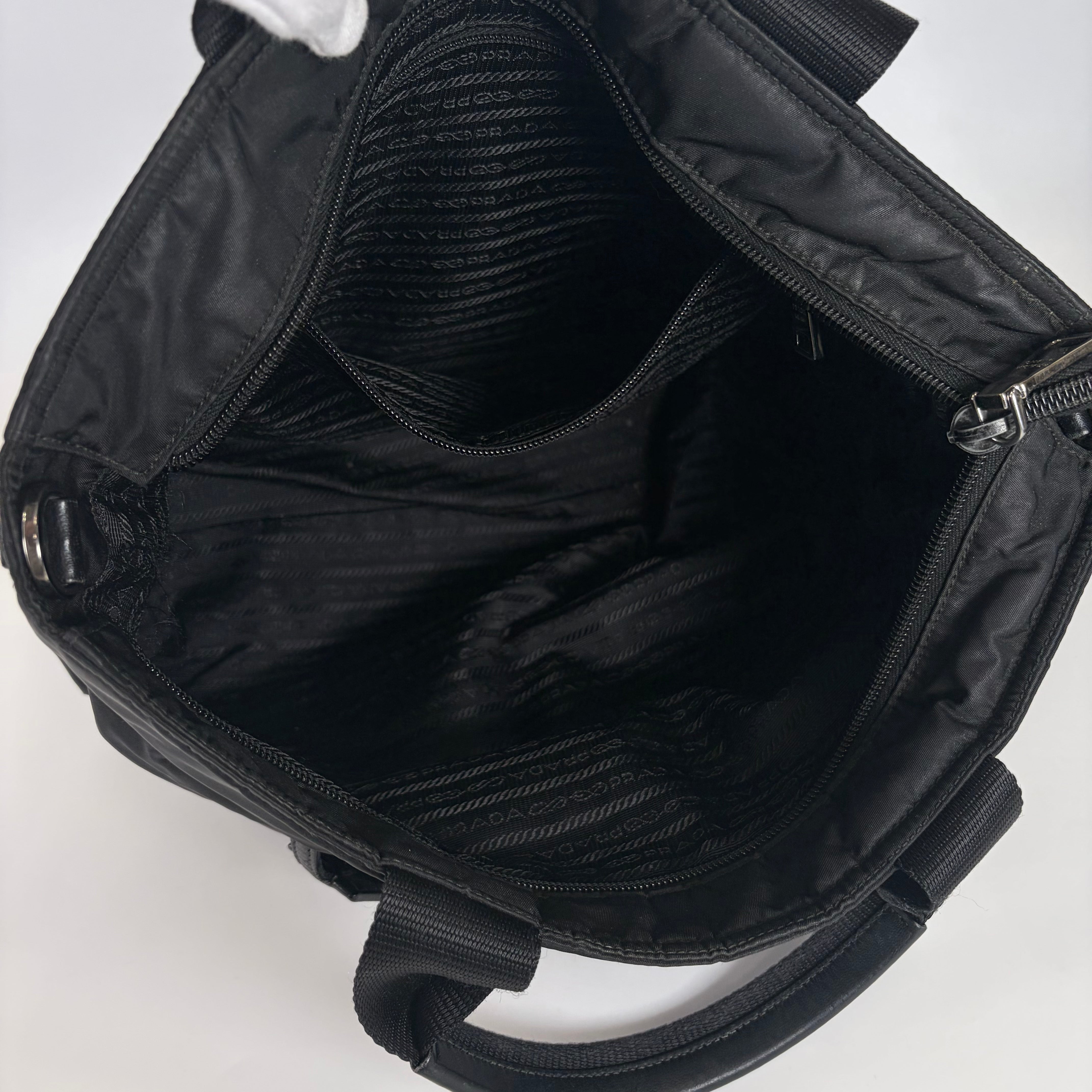 2605 secondhand PRADA Tote Bag nylon