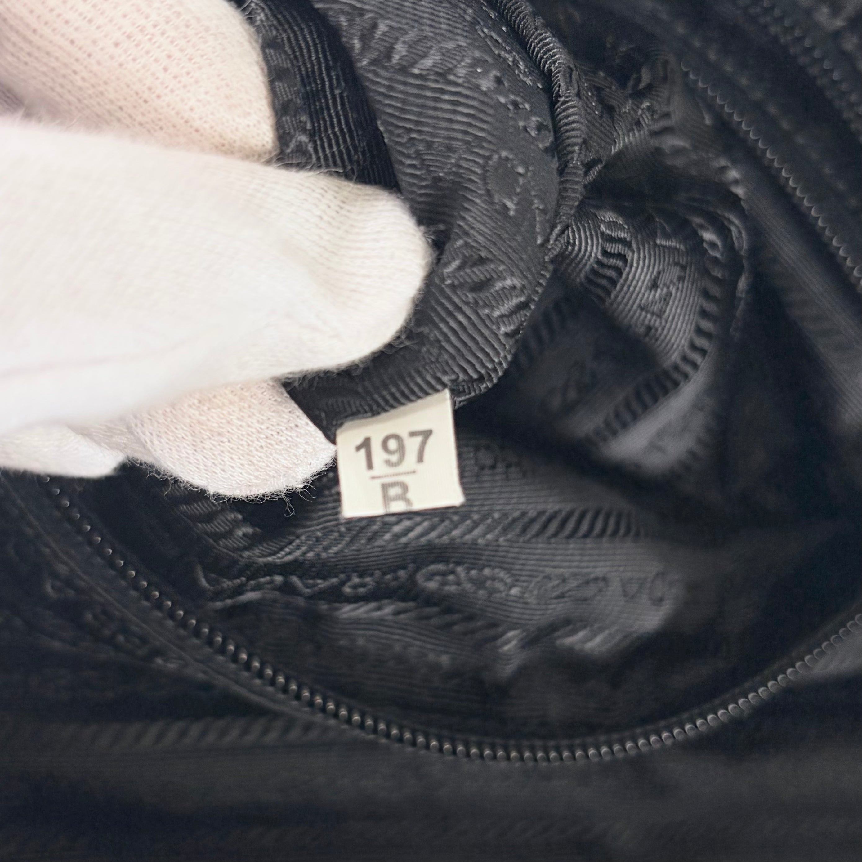2605 secondhand PRADA Tote Bag nylon
