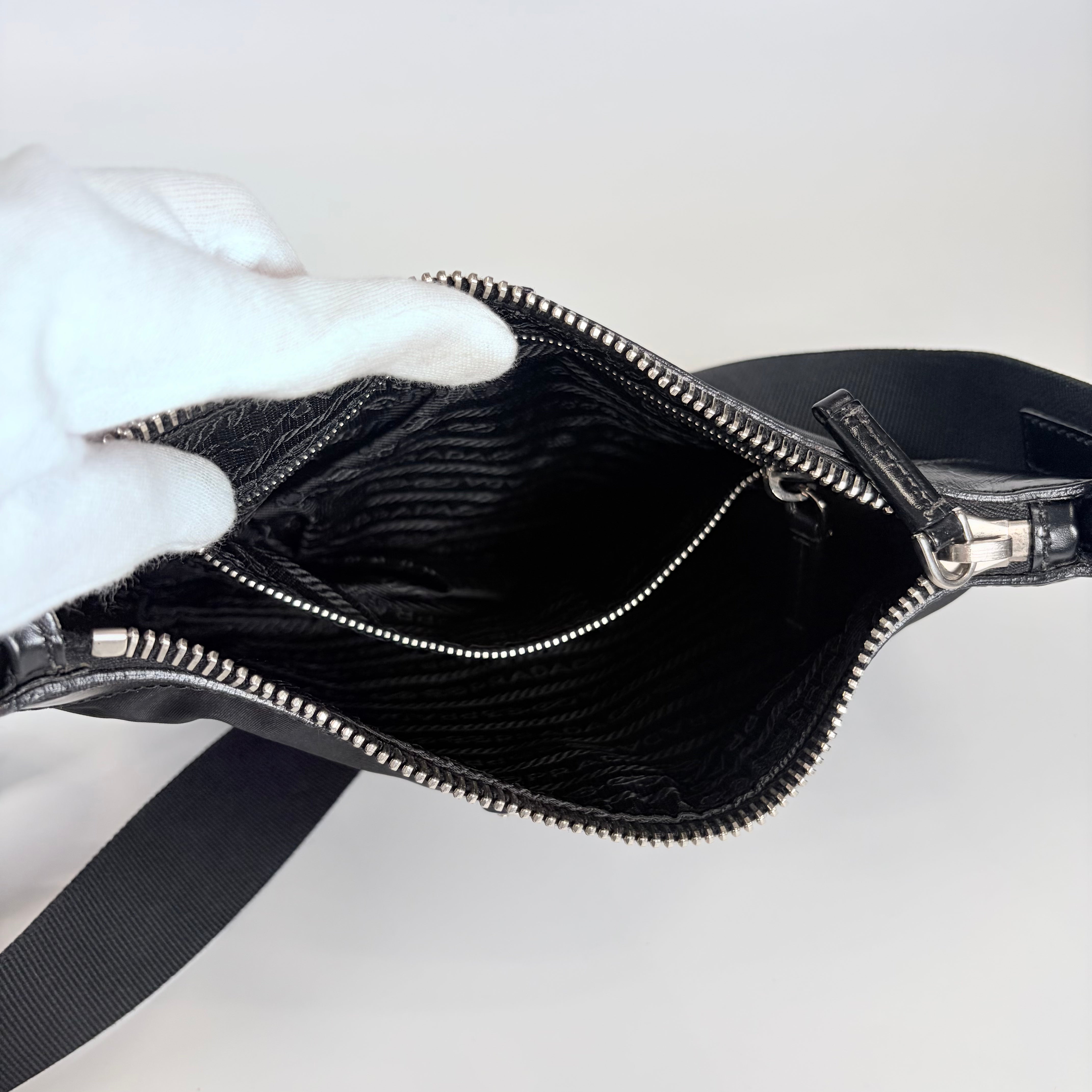 2605 secondhand PRADA Shoulder bag