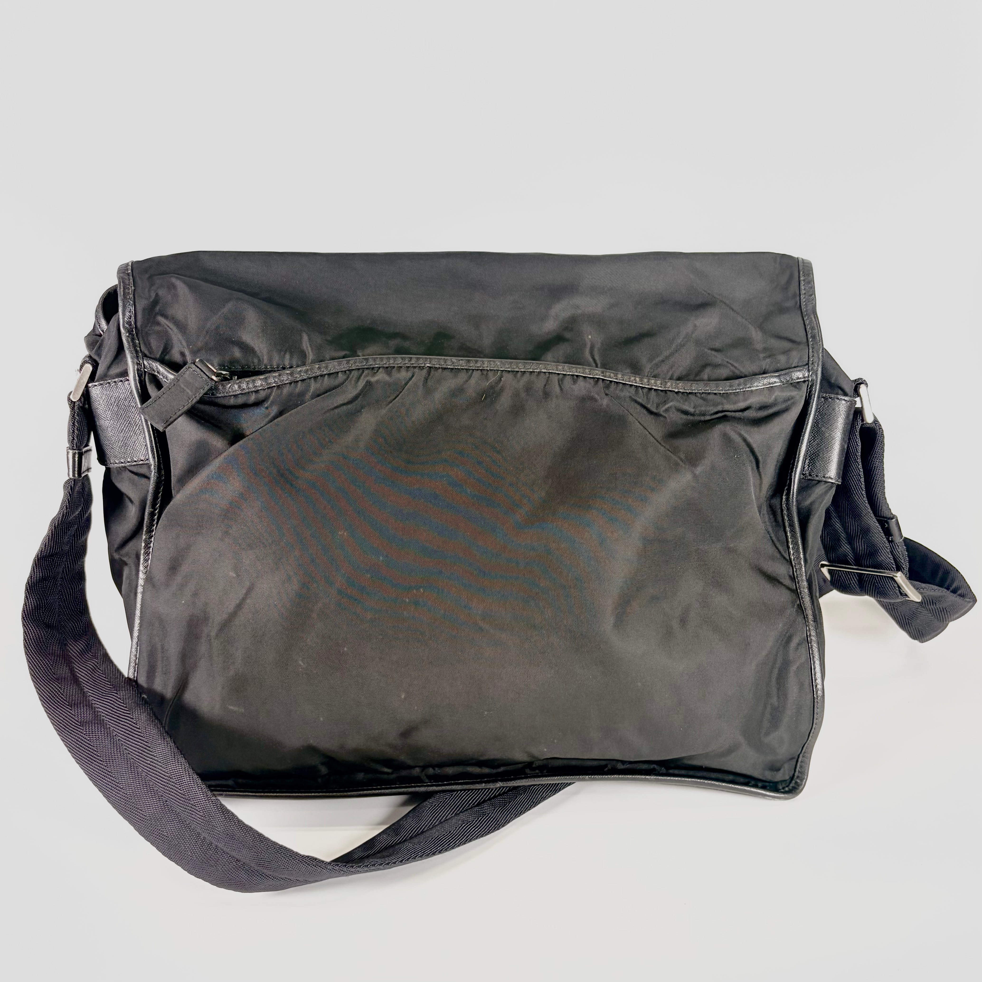 2605 secondhand PRADA nylon Shoulder bag
