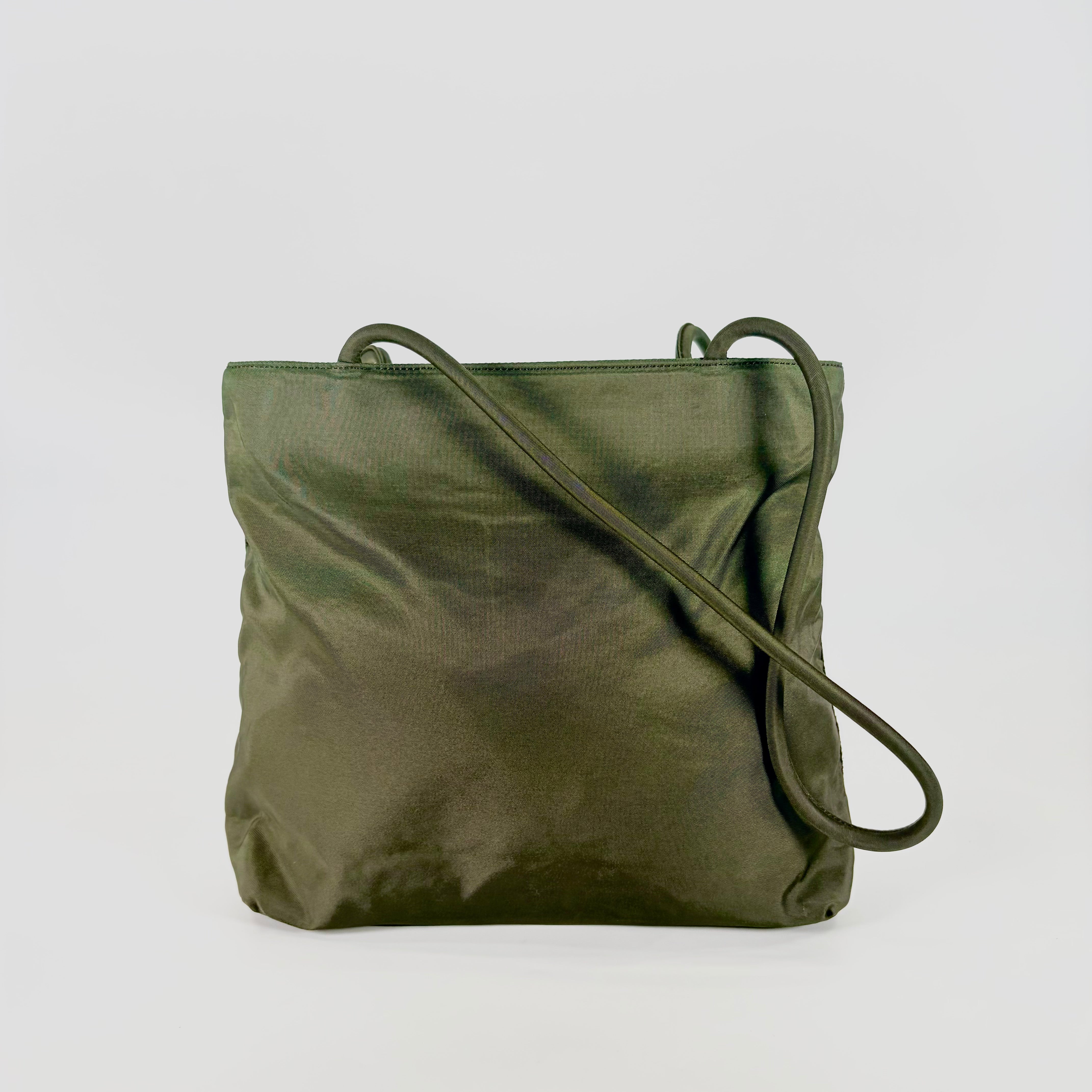 2605 secondhand PRADA bag Shoulder bag green / nylon
