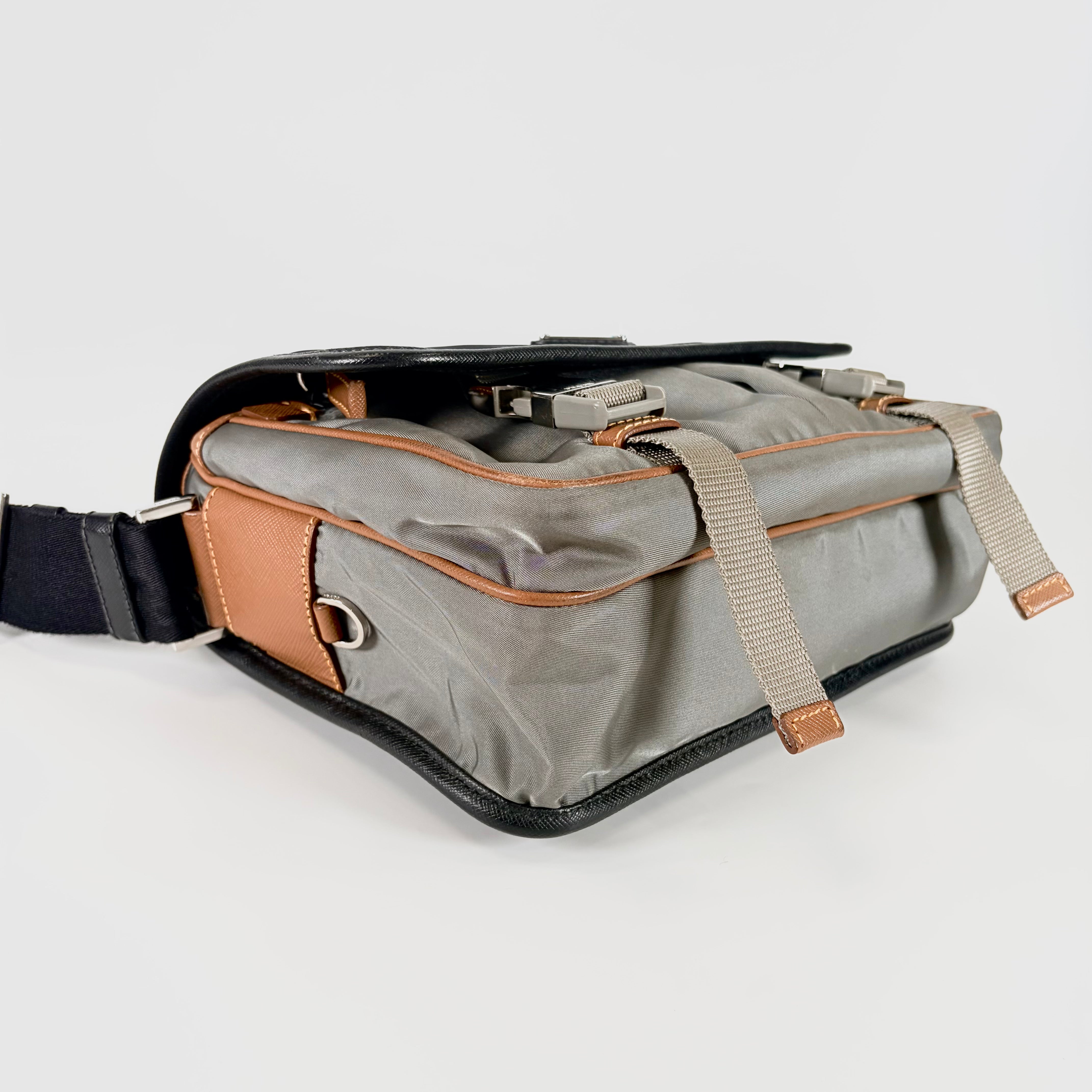2605 secondhand PRADA Shoulder bag