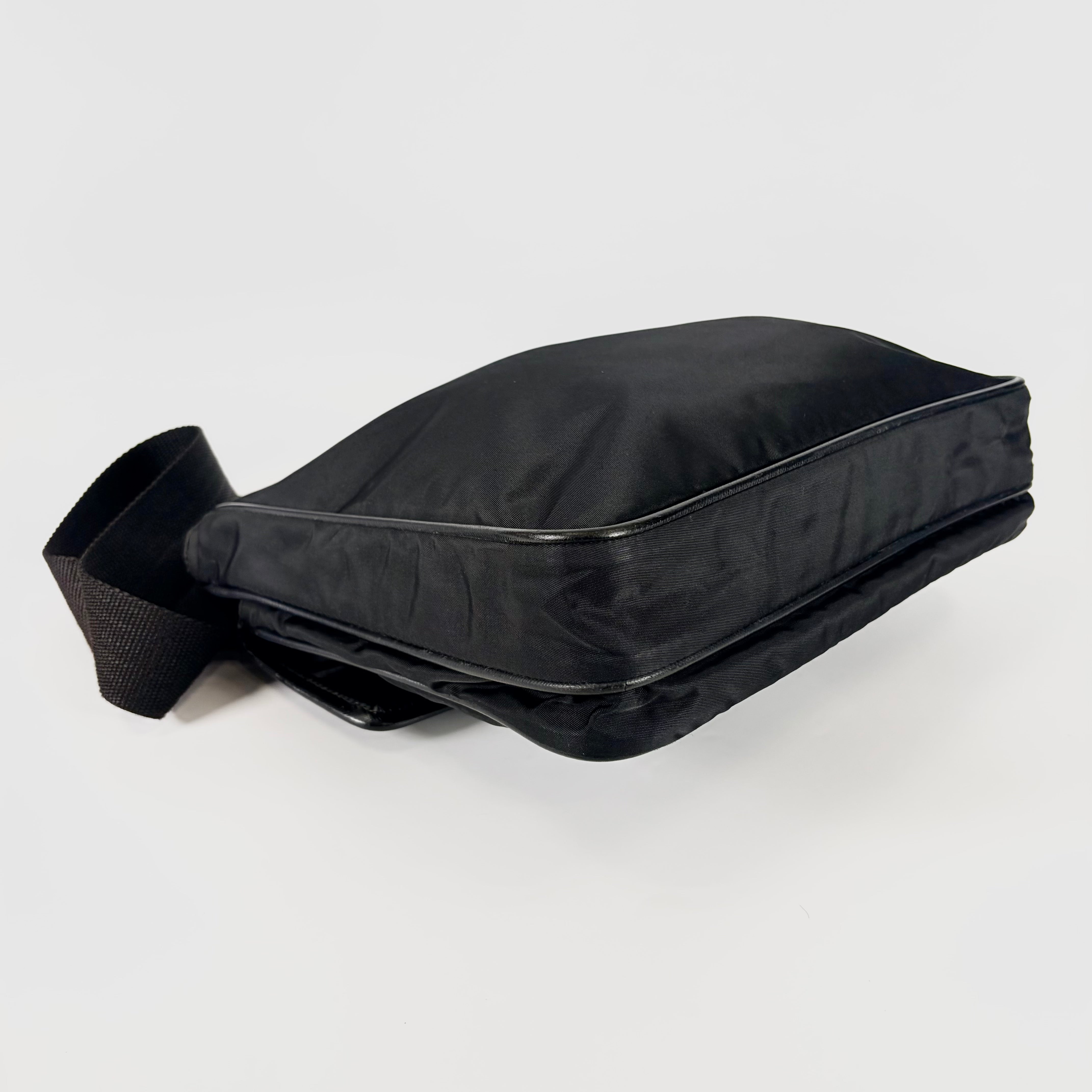 2605 secondhand PRADA Shoulder bag VA02 69 TESSUTO+SAFFINERO