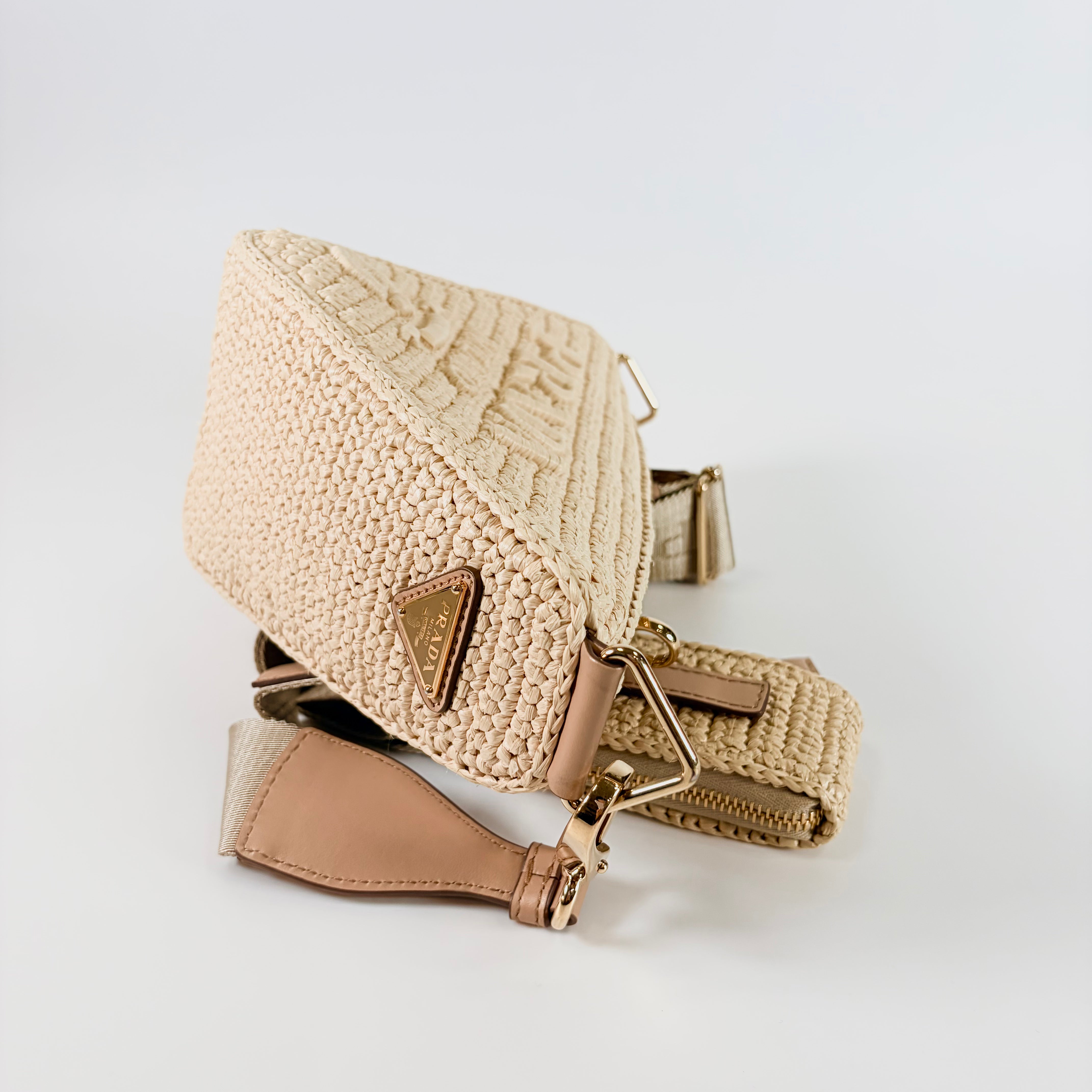 2606 secondhand PRADA shoulder straw