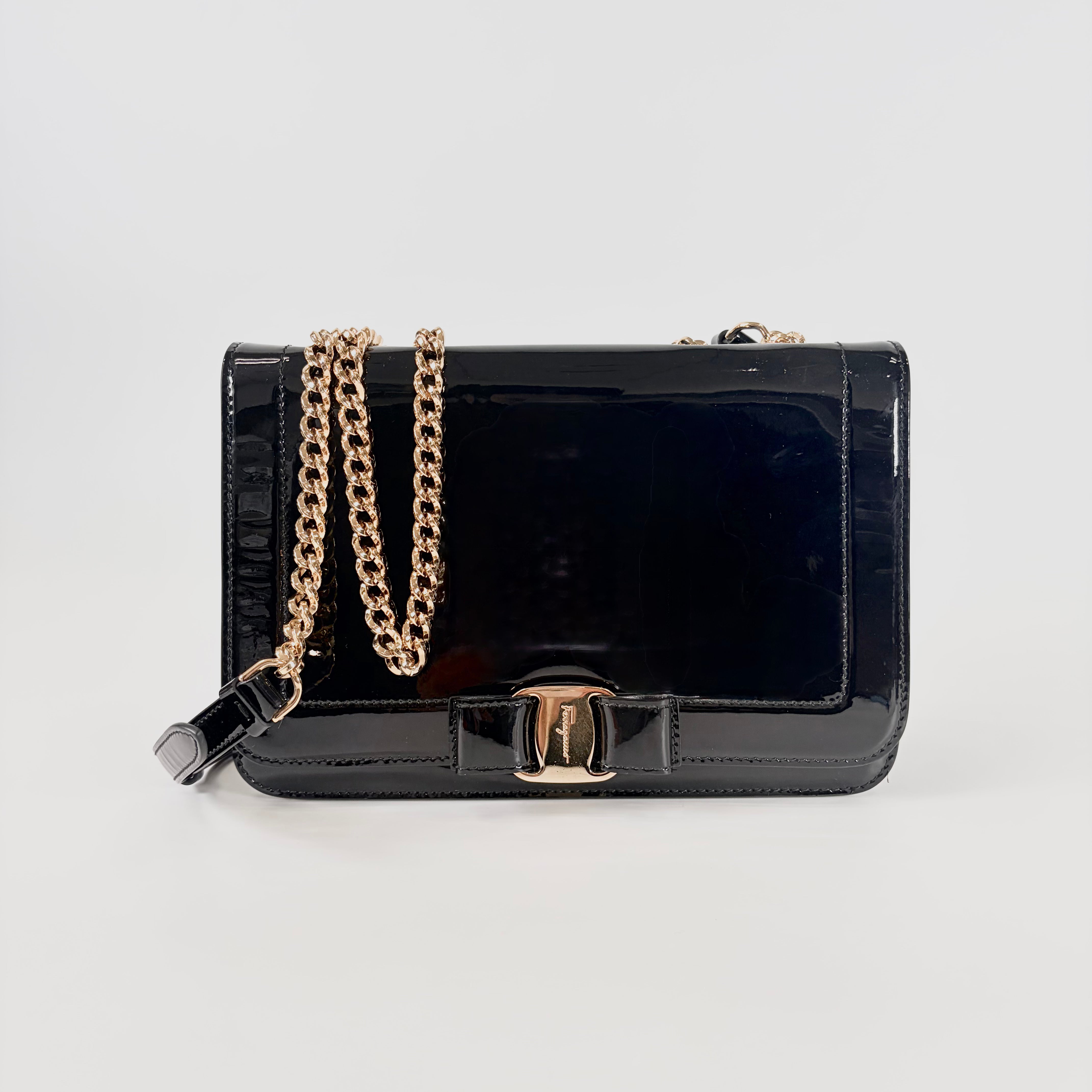 2606 secondhand Ferragamo shoulder black