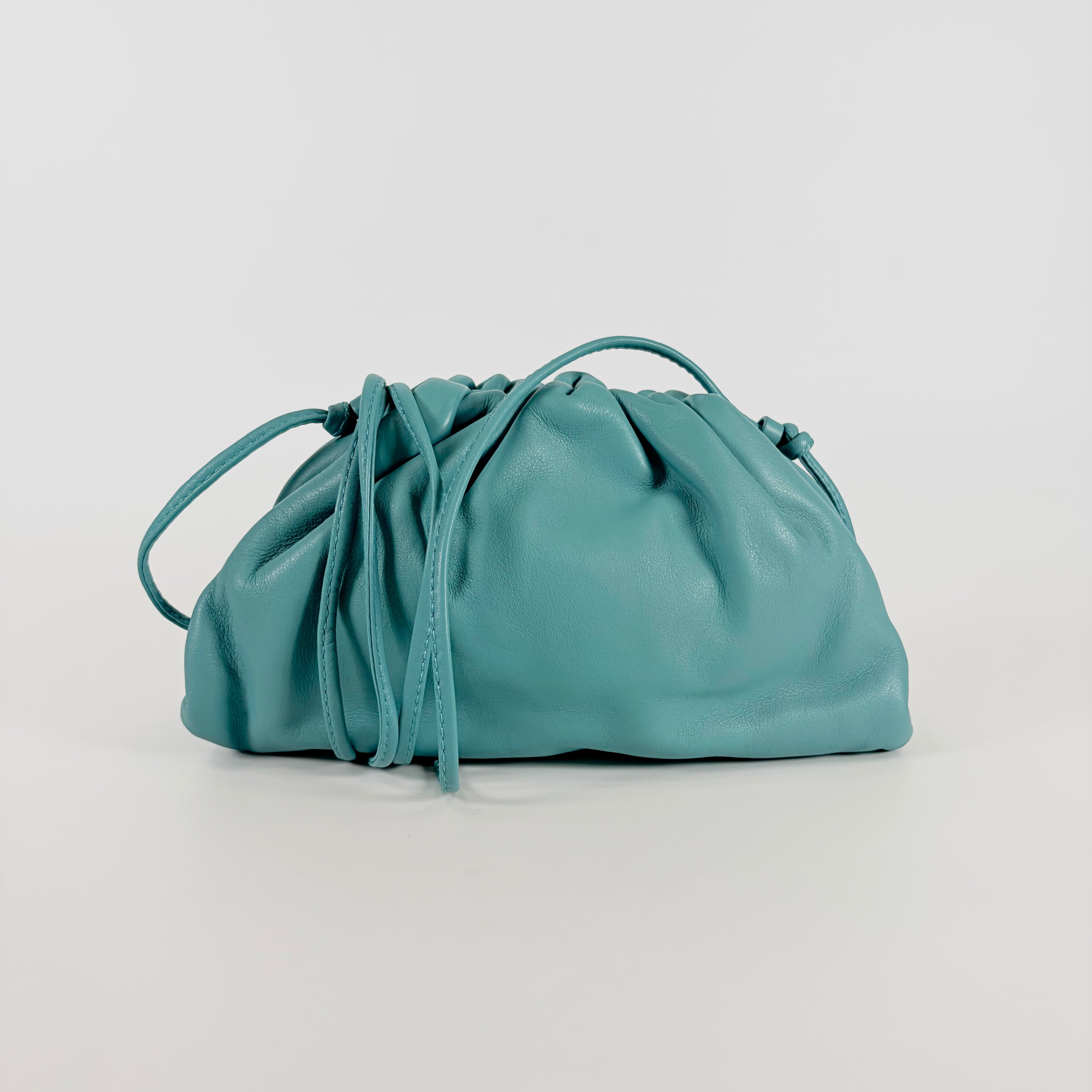 2604 secondhand BOTTEGAVENETA shoulder light blue