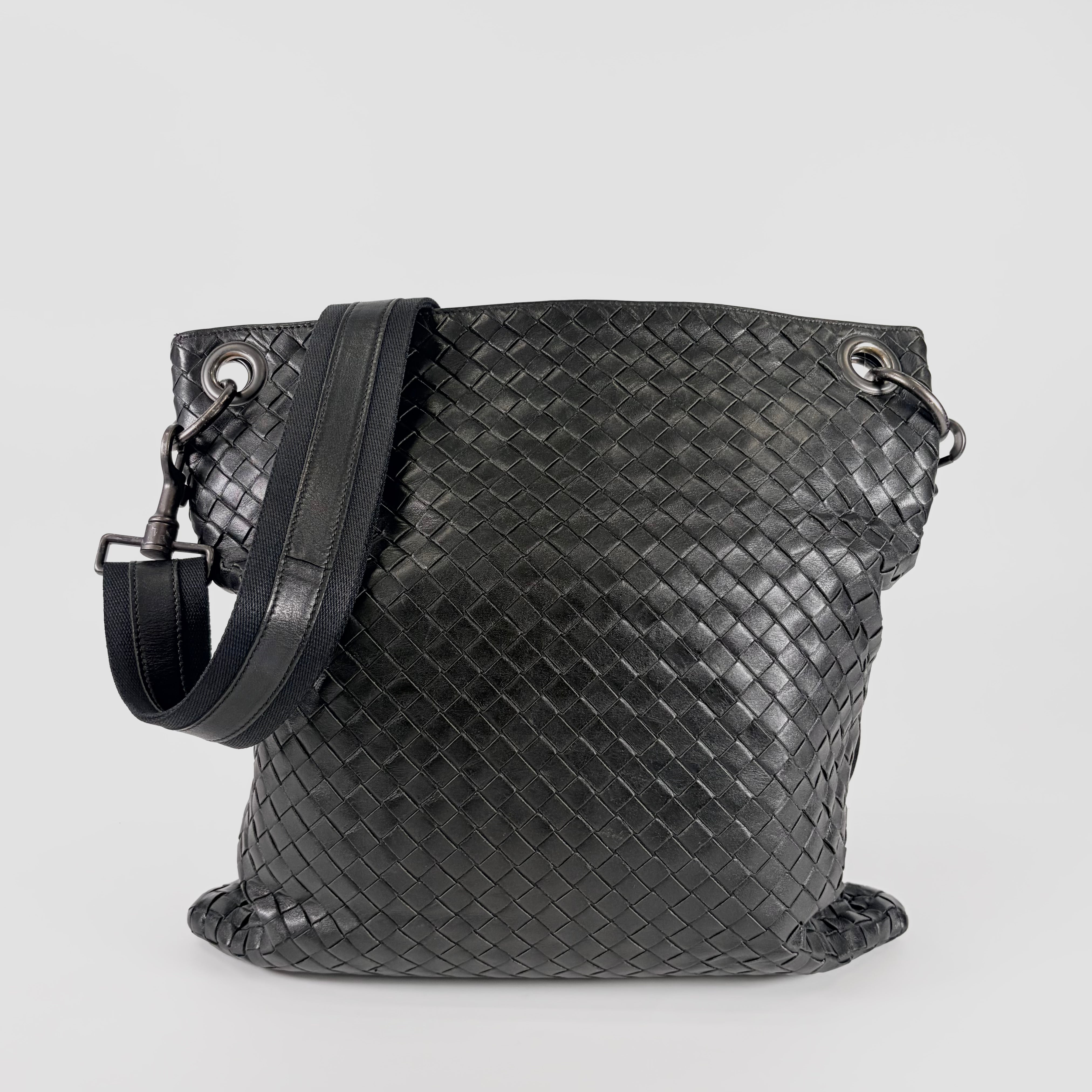 2604 secondhand BOTTEGA VENETA Intrecciato shoulder black