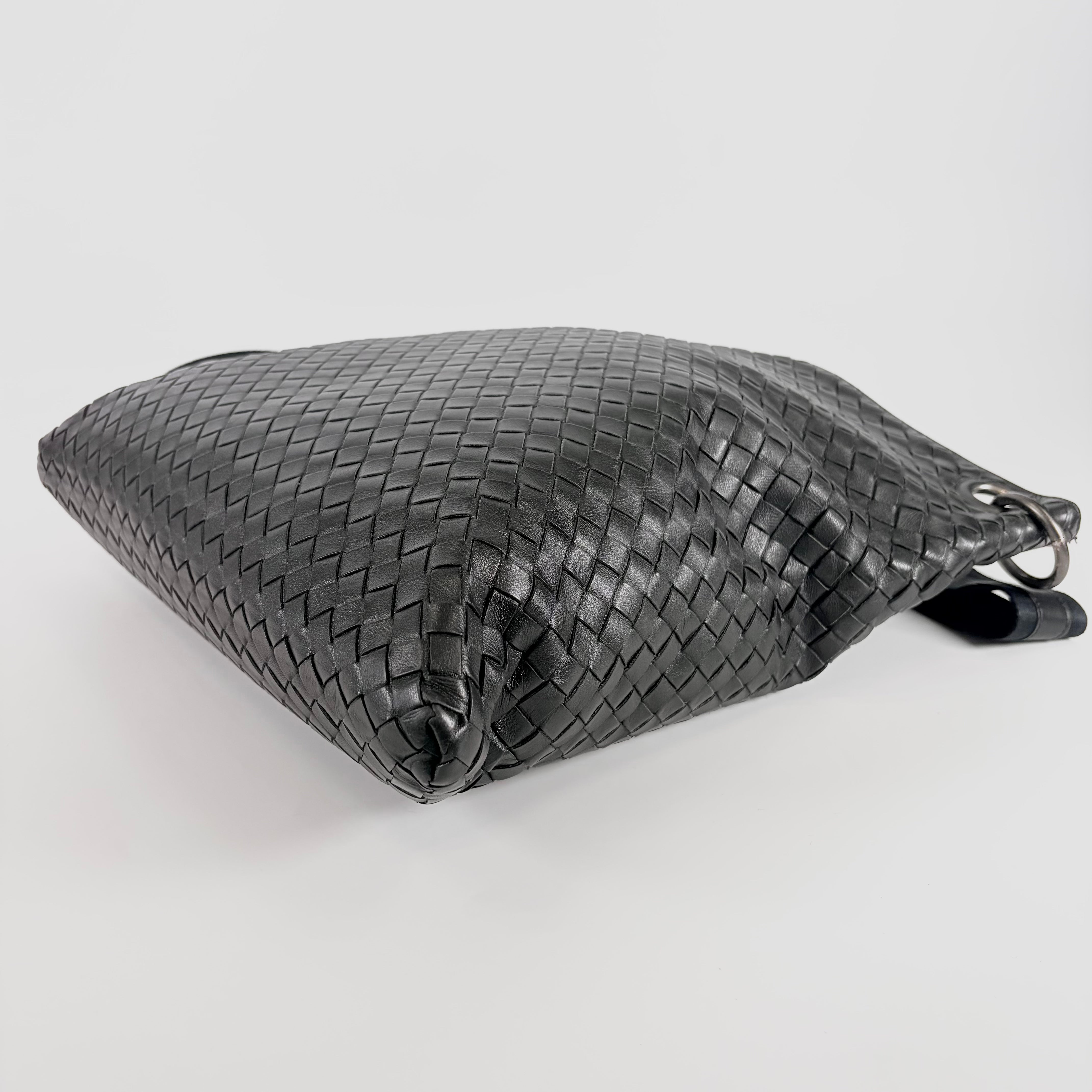 2604 secondhand BOTTEGA VENETA Intrecciato shoulder black