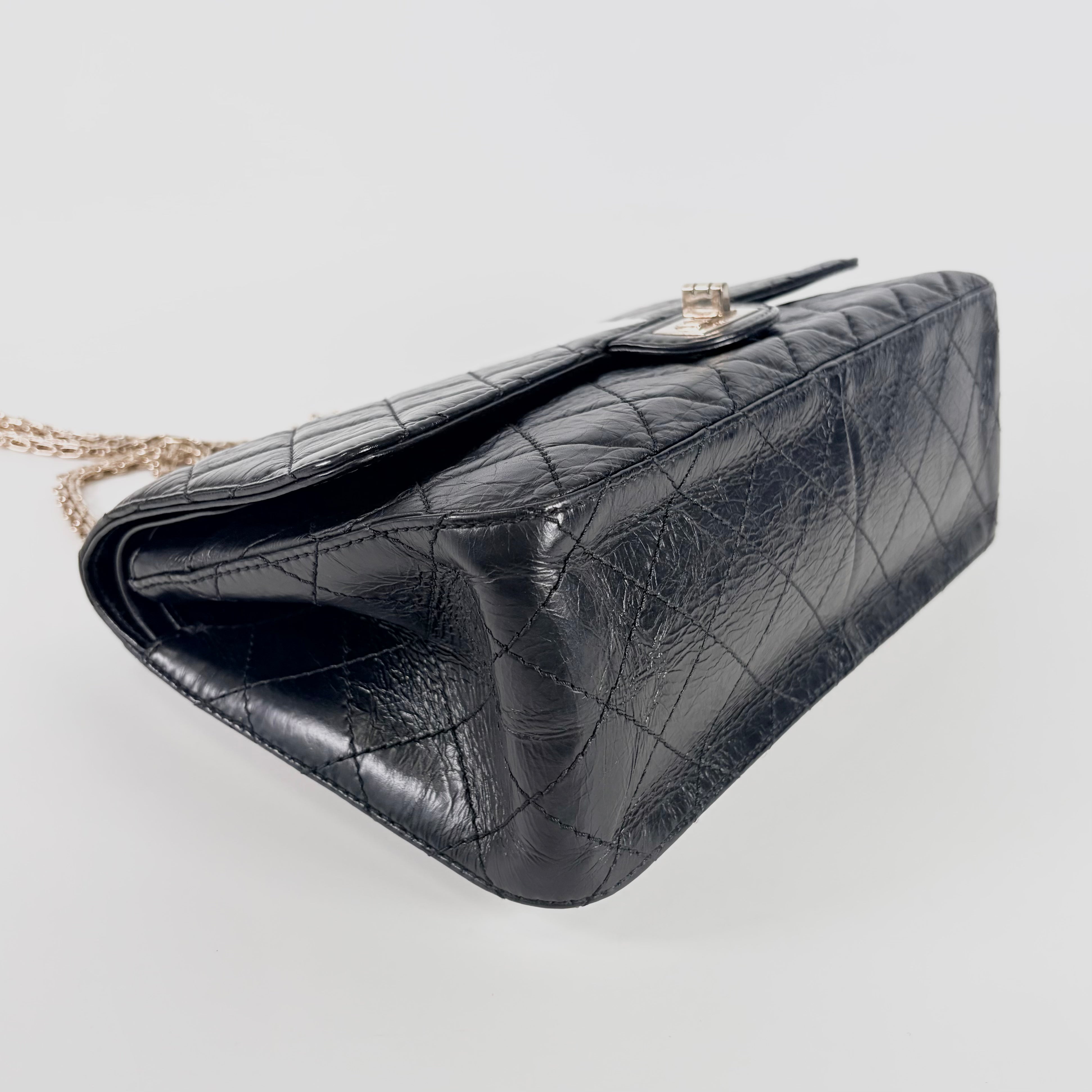 2604 secondhand CHANEL Matelasse Double Flap turn rock lambskin black × white