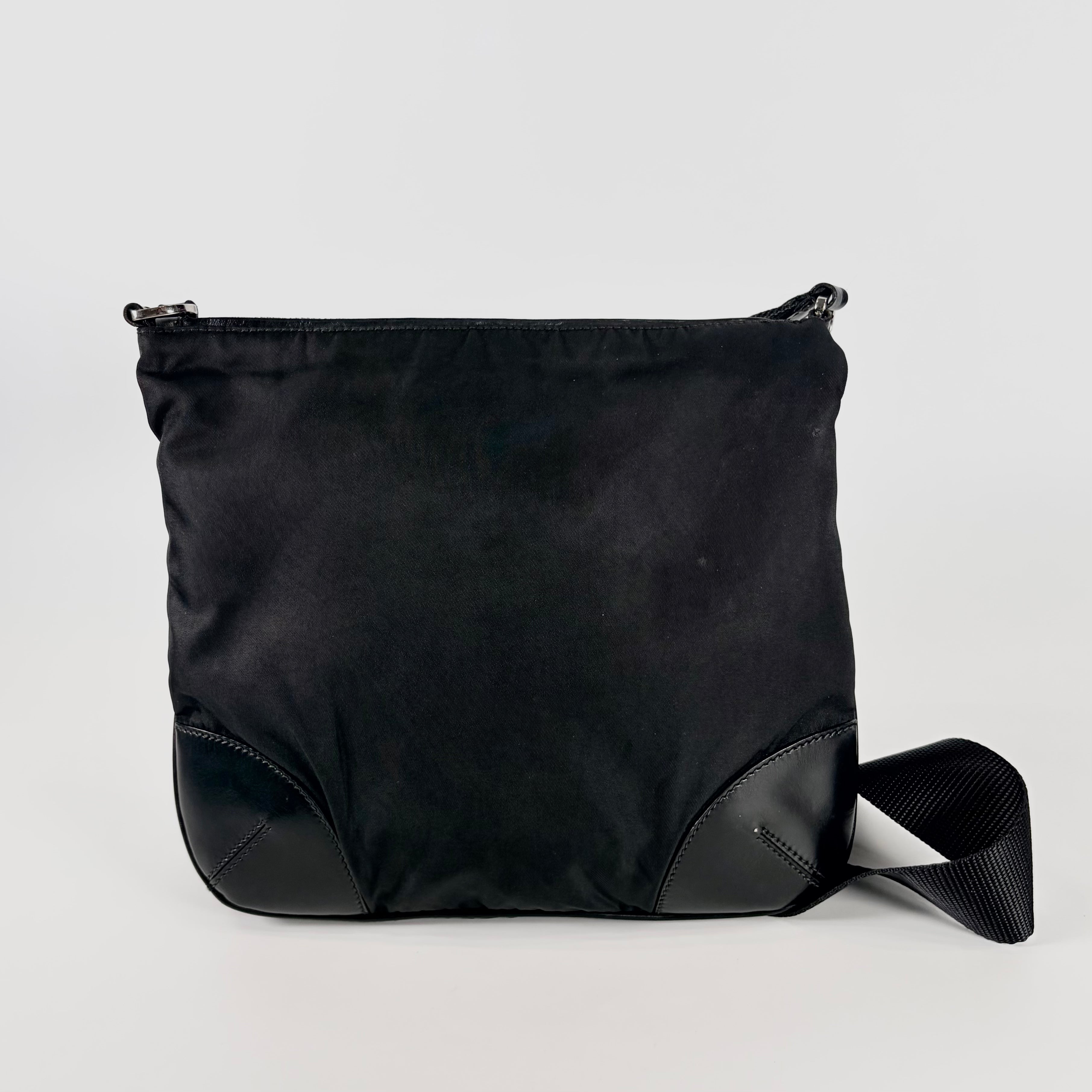 2605 secondhand PRADA bag Shoulder bag black / nylon