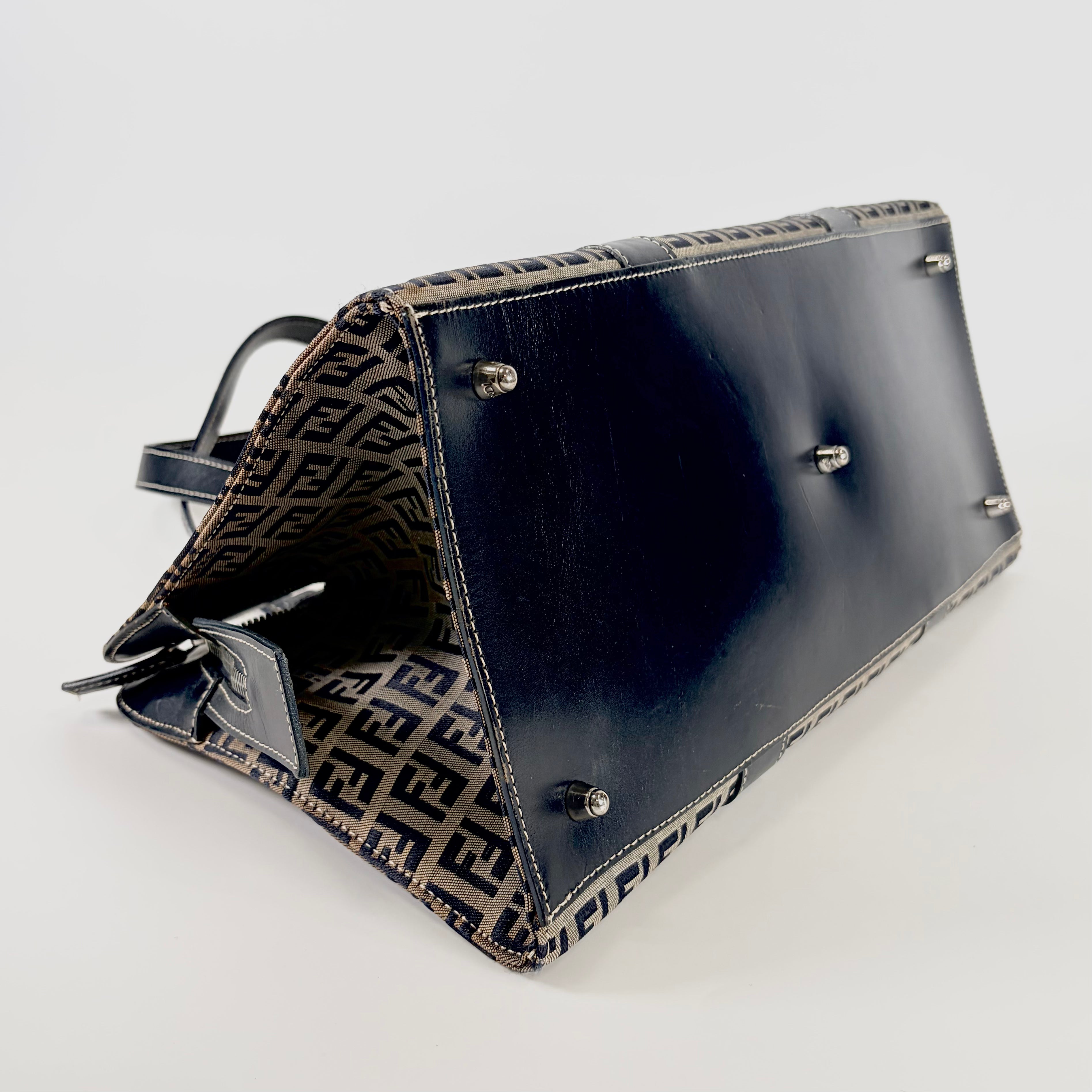 2605 secondhand FENDI brand bag canvas hand Navy